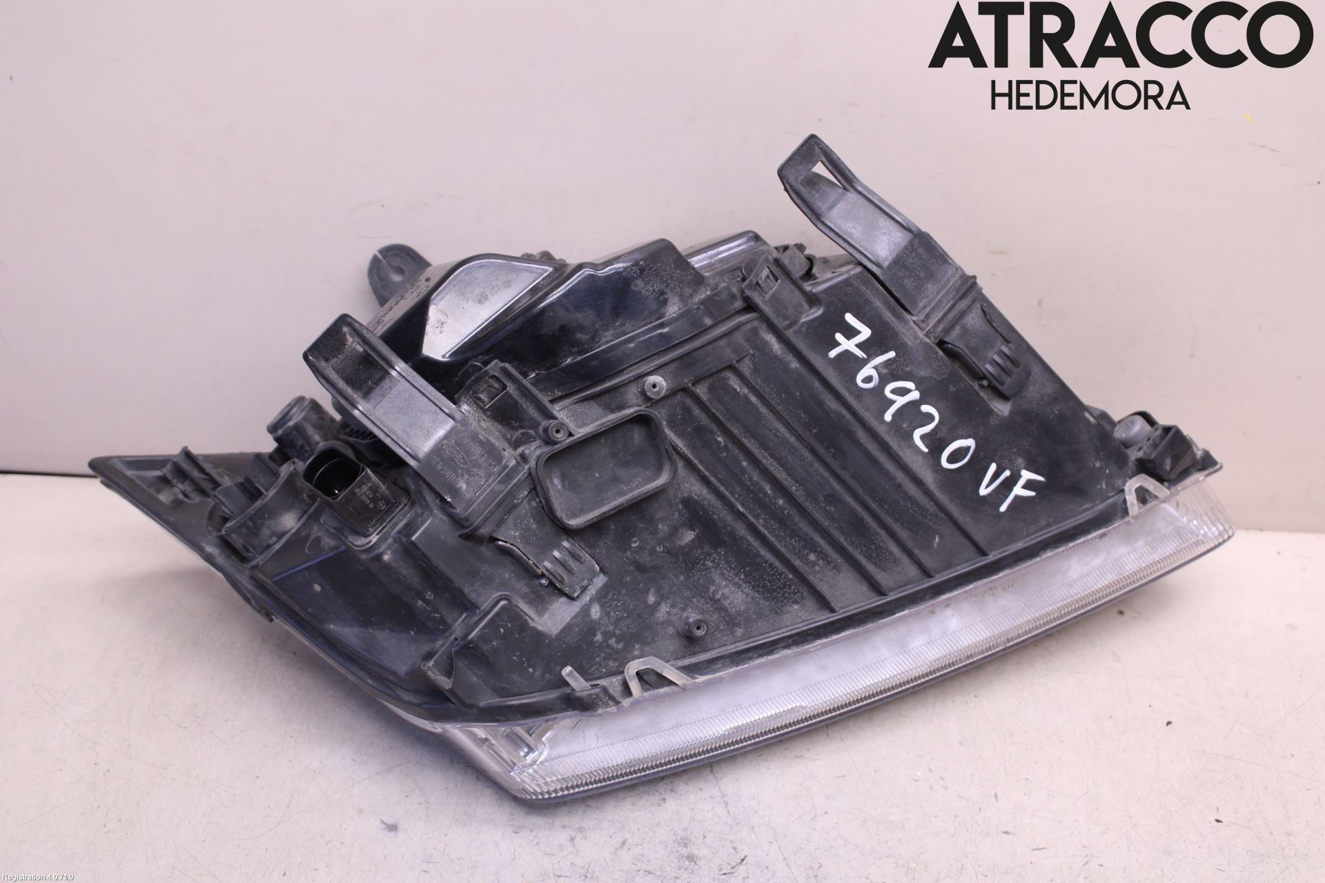 Ford FOCUS     04-07 Strålkastare Vänster