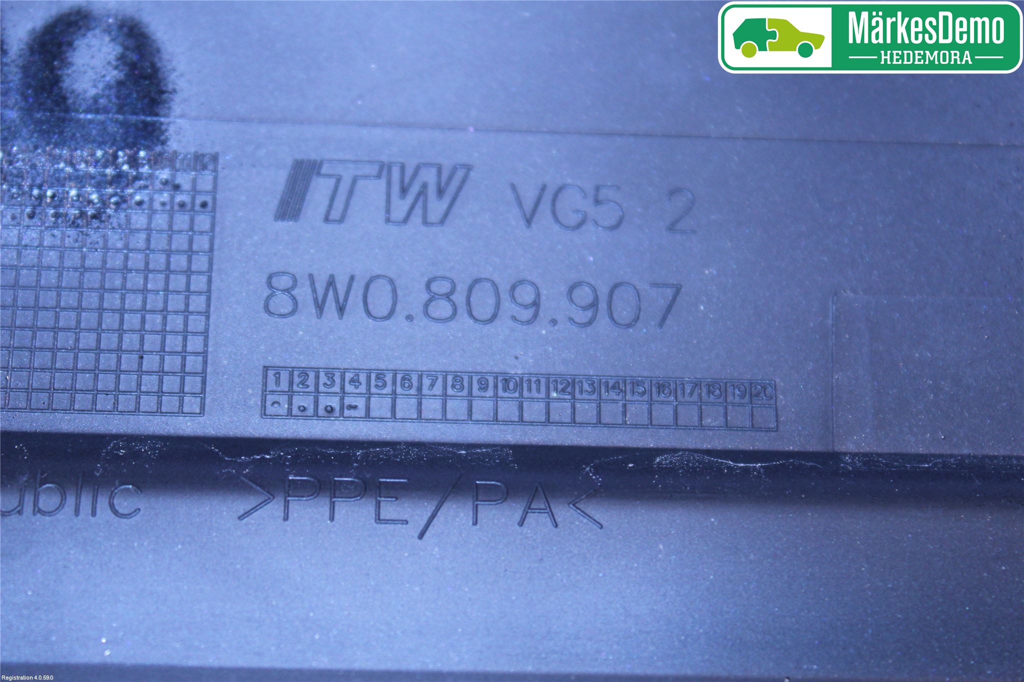 Audi A4/S4 B9 16-19 Tanklucka