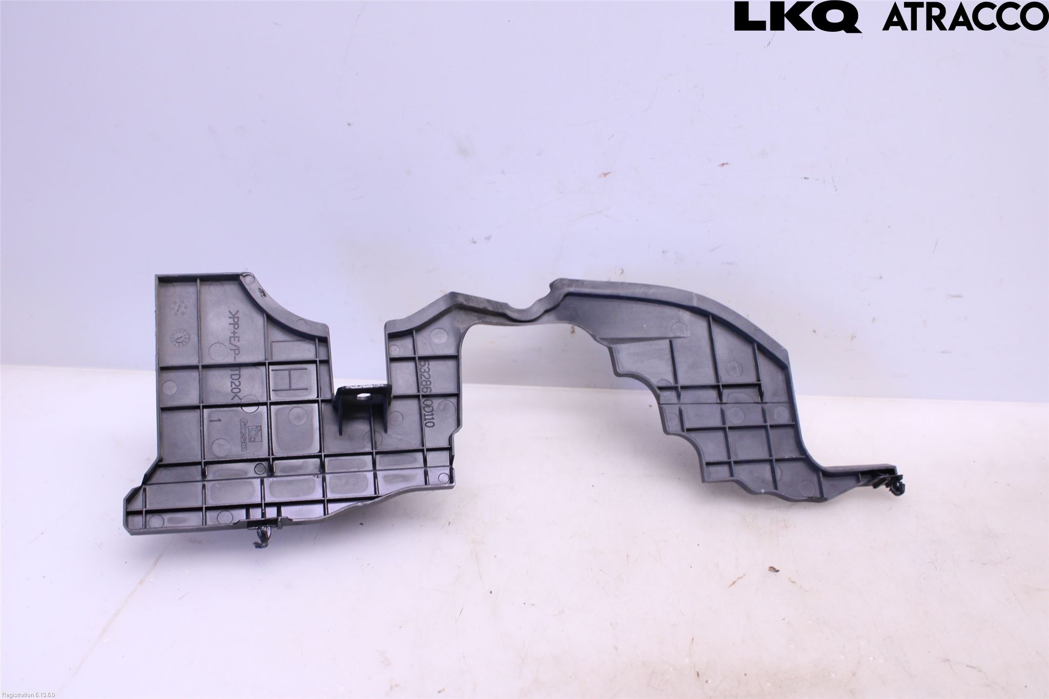 Toyota YARIS XP130 12-14 Deflektor Plåt-Plast Kylning