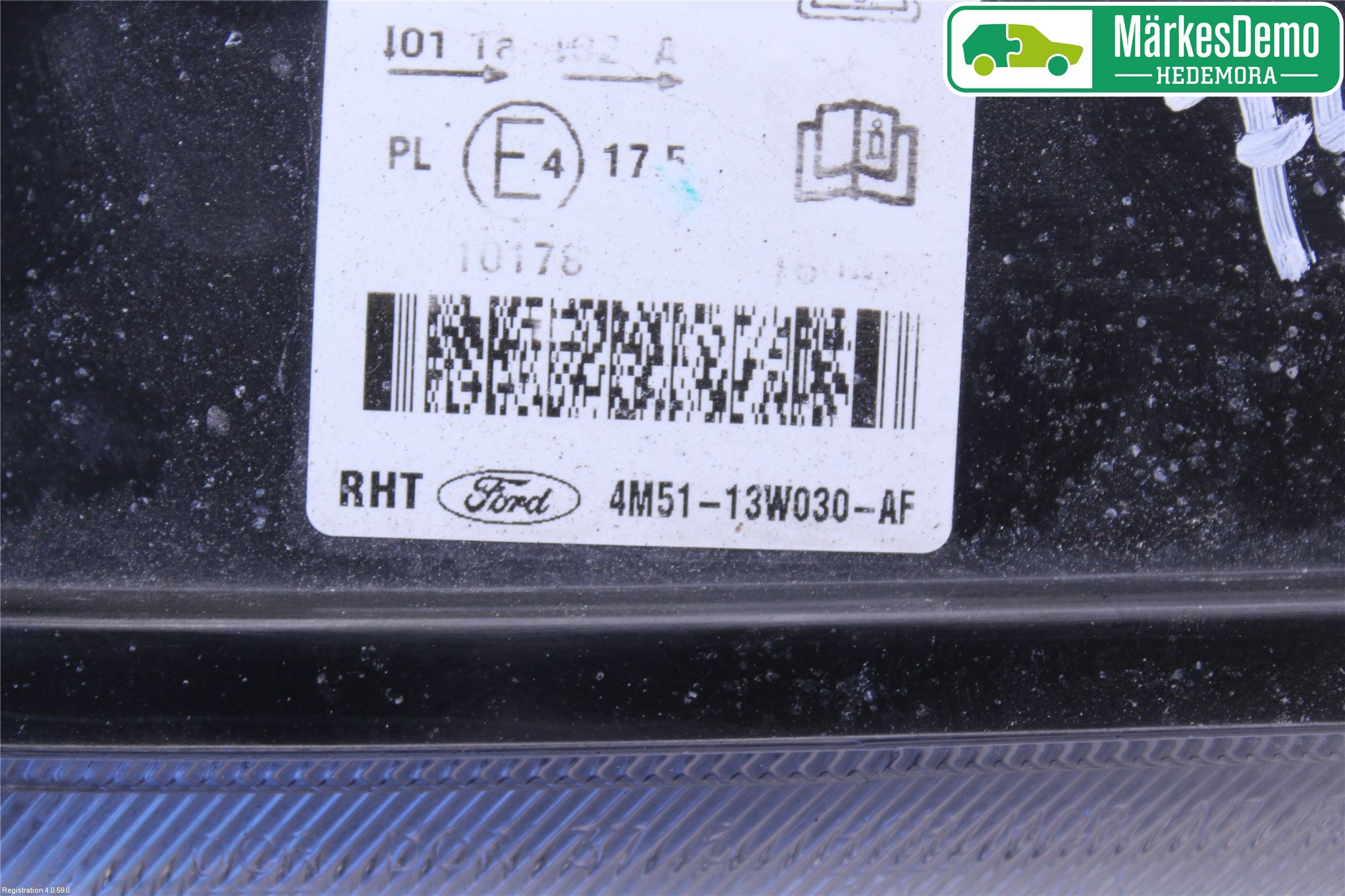 Ford FOCUS     04-07 Strålkastare Vänster