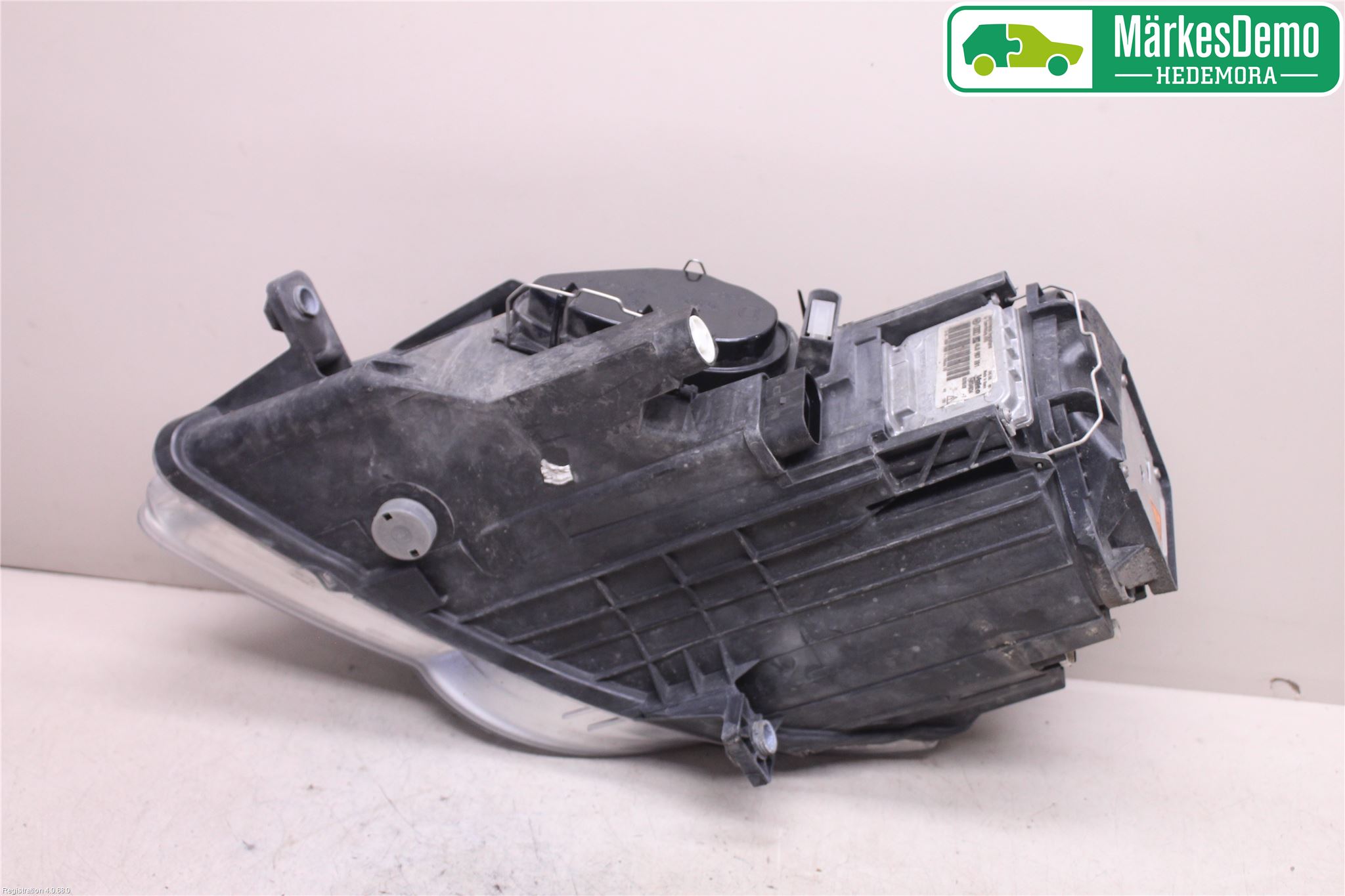 Volkswagen VW PASSAT 05-11 Strålkastare Höger