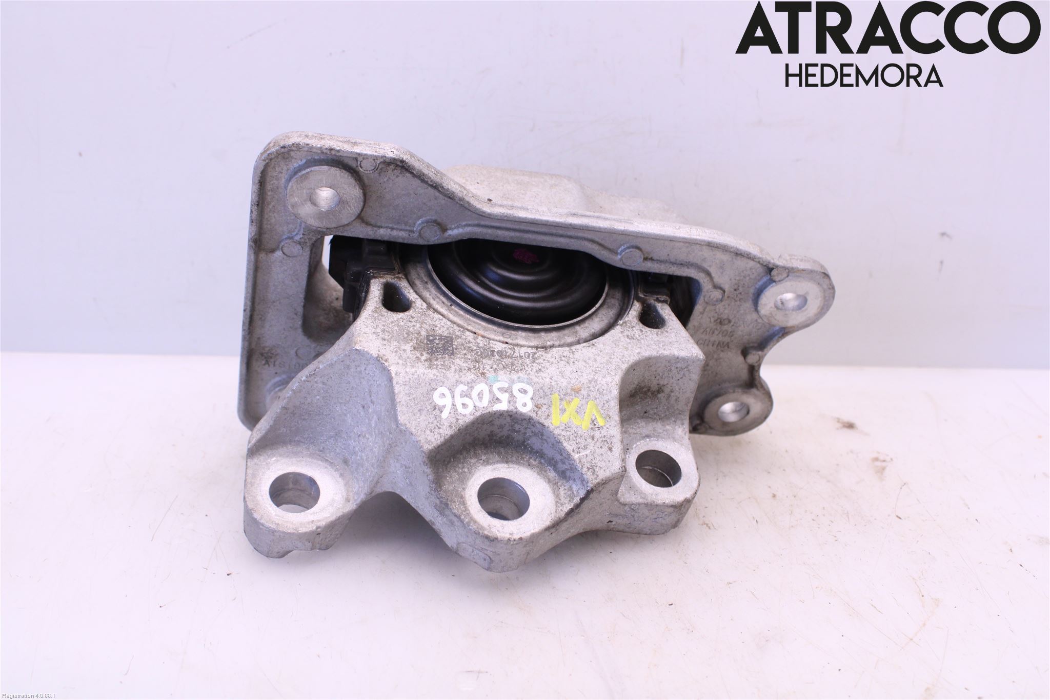 Volvo V90 17->> Växellådsfäste