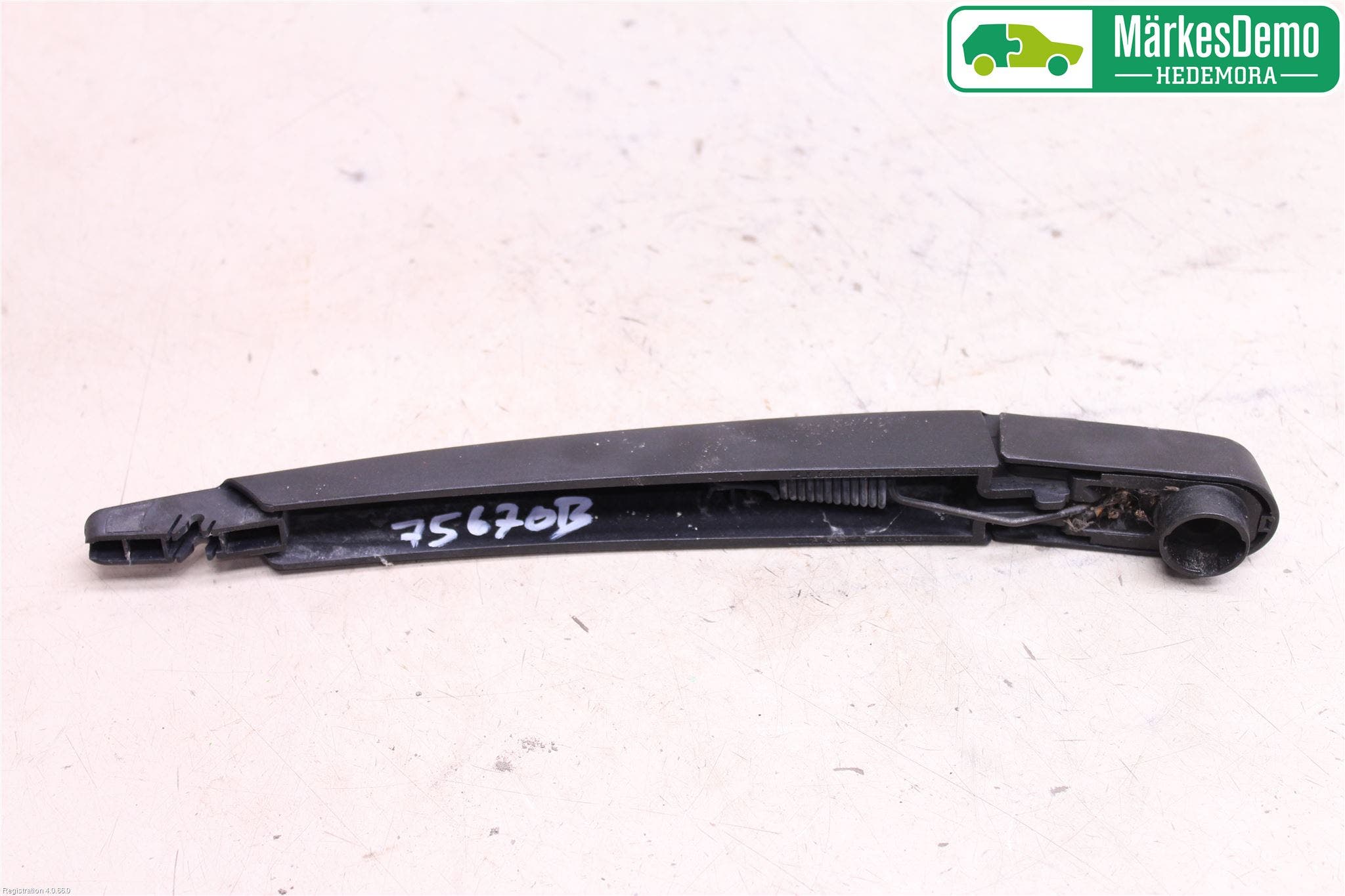 Nissan X-TRAIL 14-21 Torkararm-Bakruta