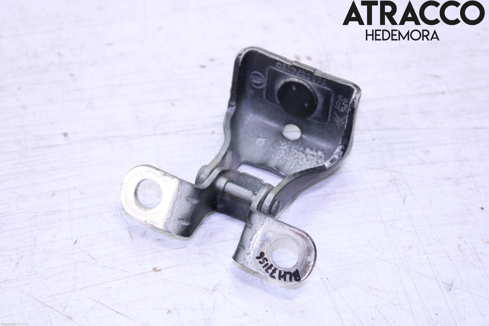 Peugeot 3008 09-16 Bakluckegångjärn Hö