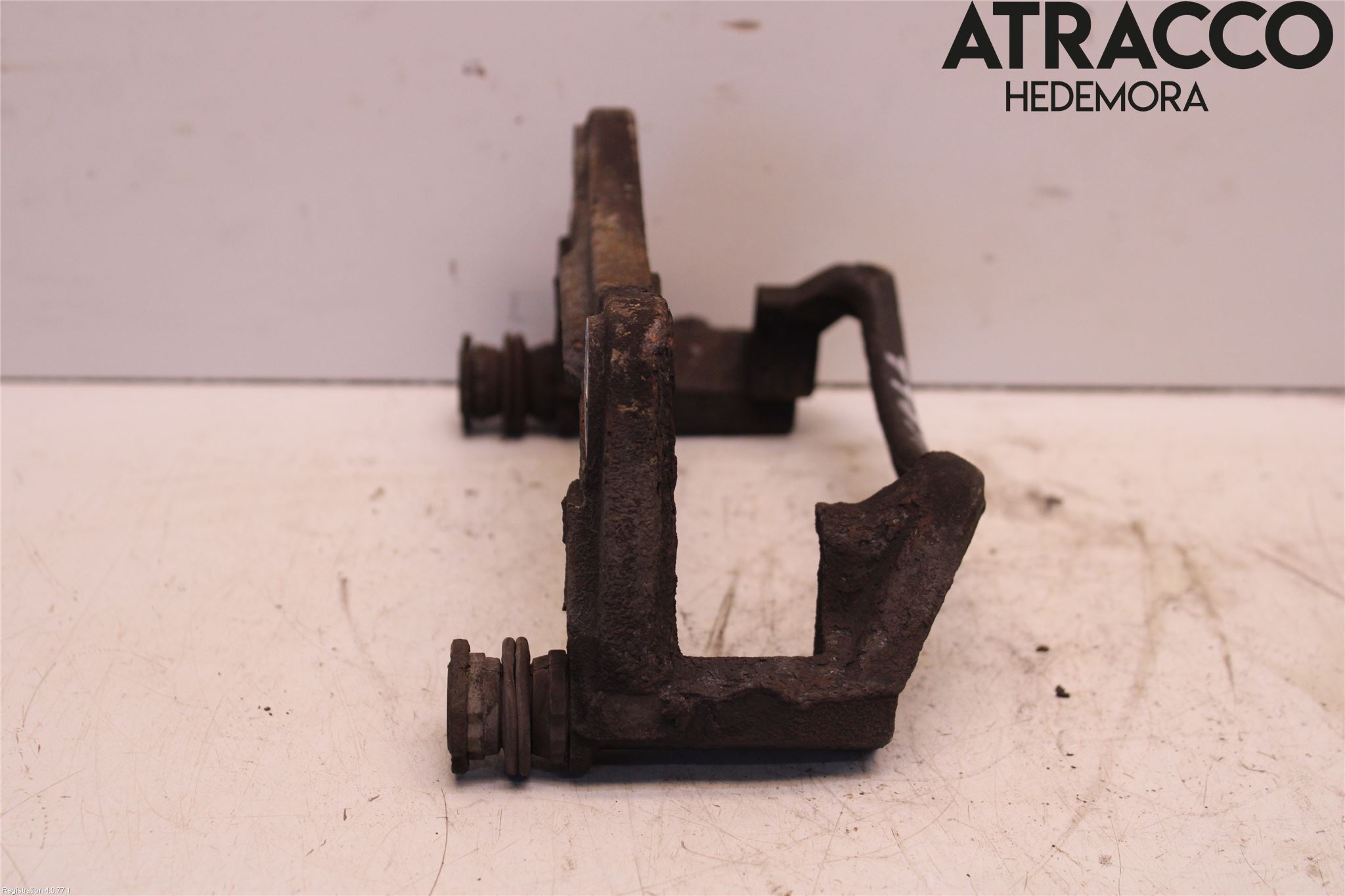 Mitsubishi COLT   04-08 Bromsokshållare