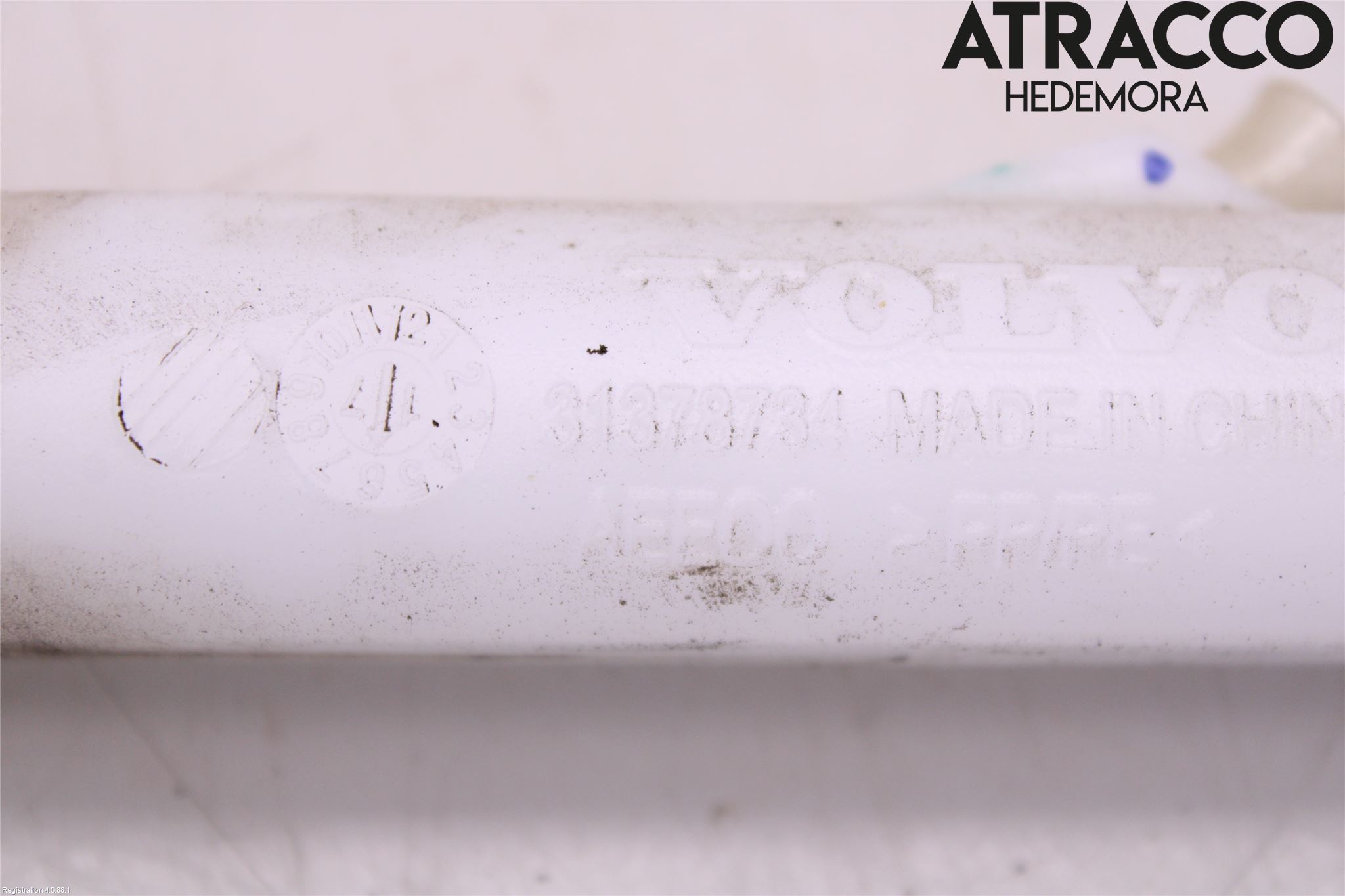 Volvo S90 17->> Spolartank Påfyllningsrör