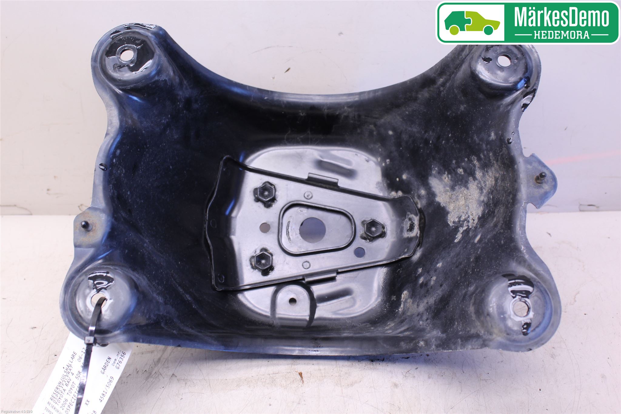 Toyota RAV 4 06-12 Reservhjulshållare