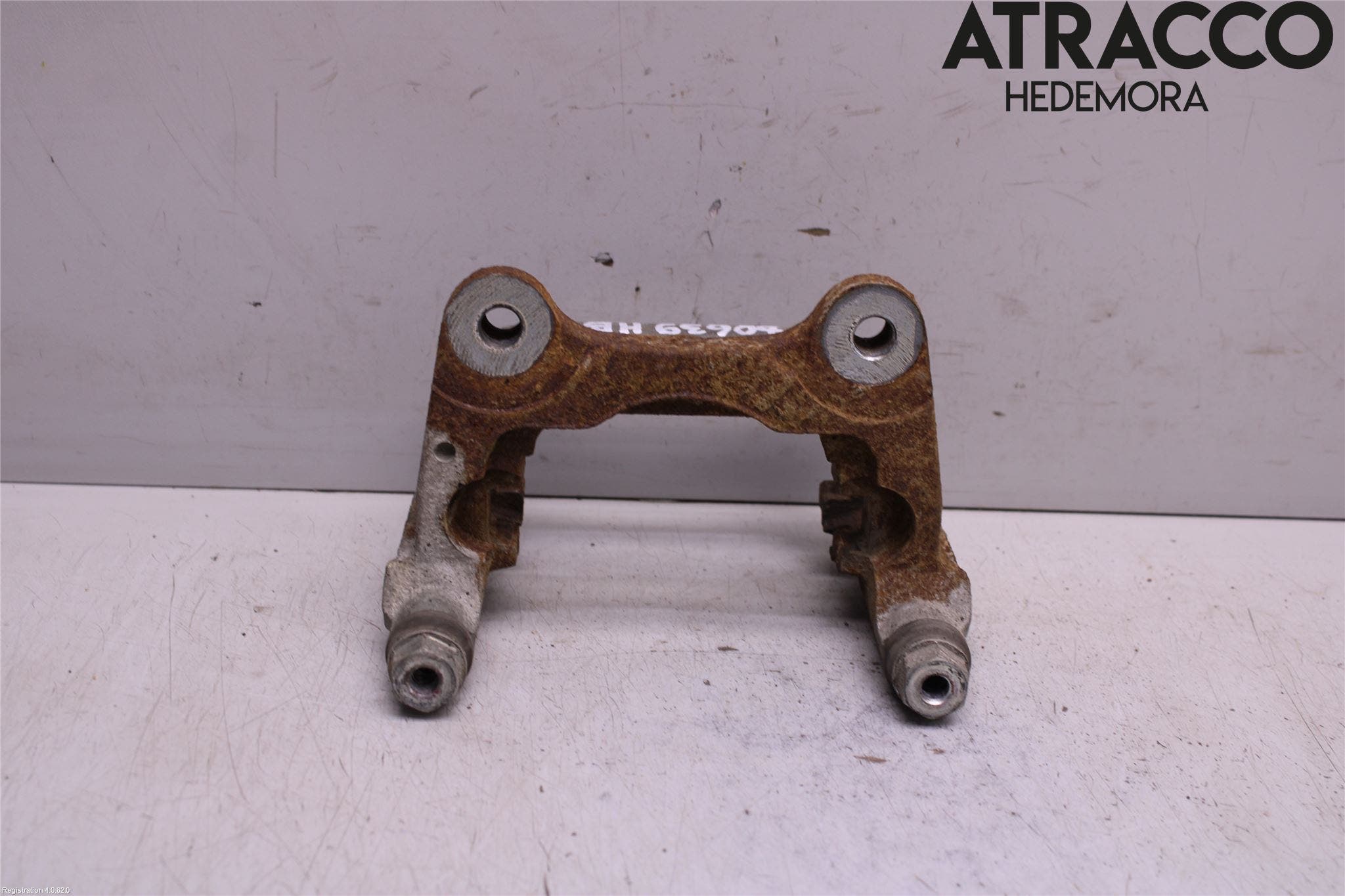 Toyota RAV4 19- Bromsokshållare