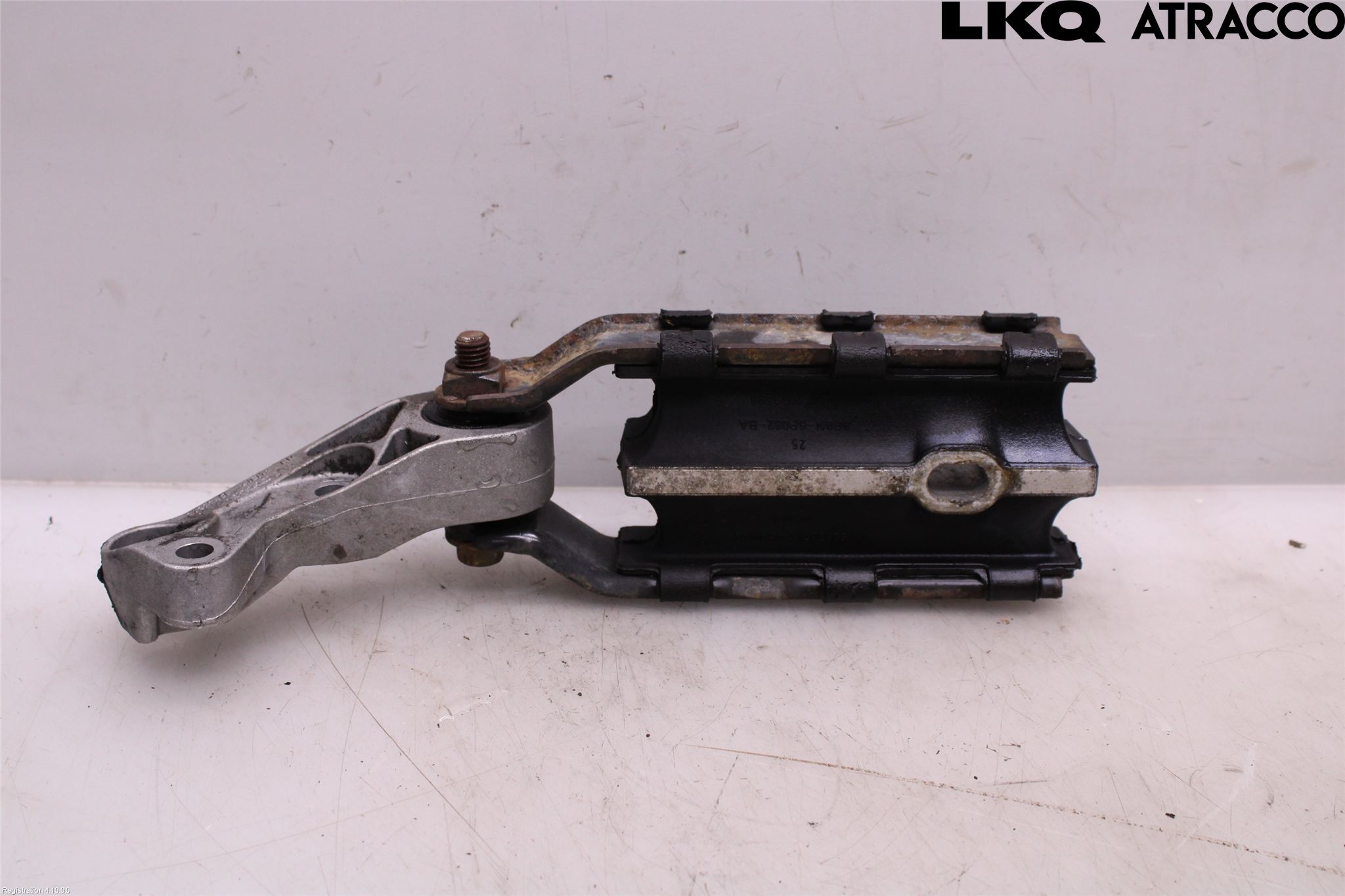 Volvo XC60 09-13 Växellådsfäste