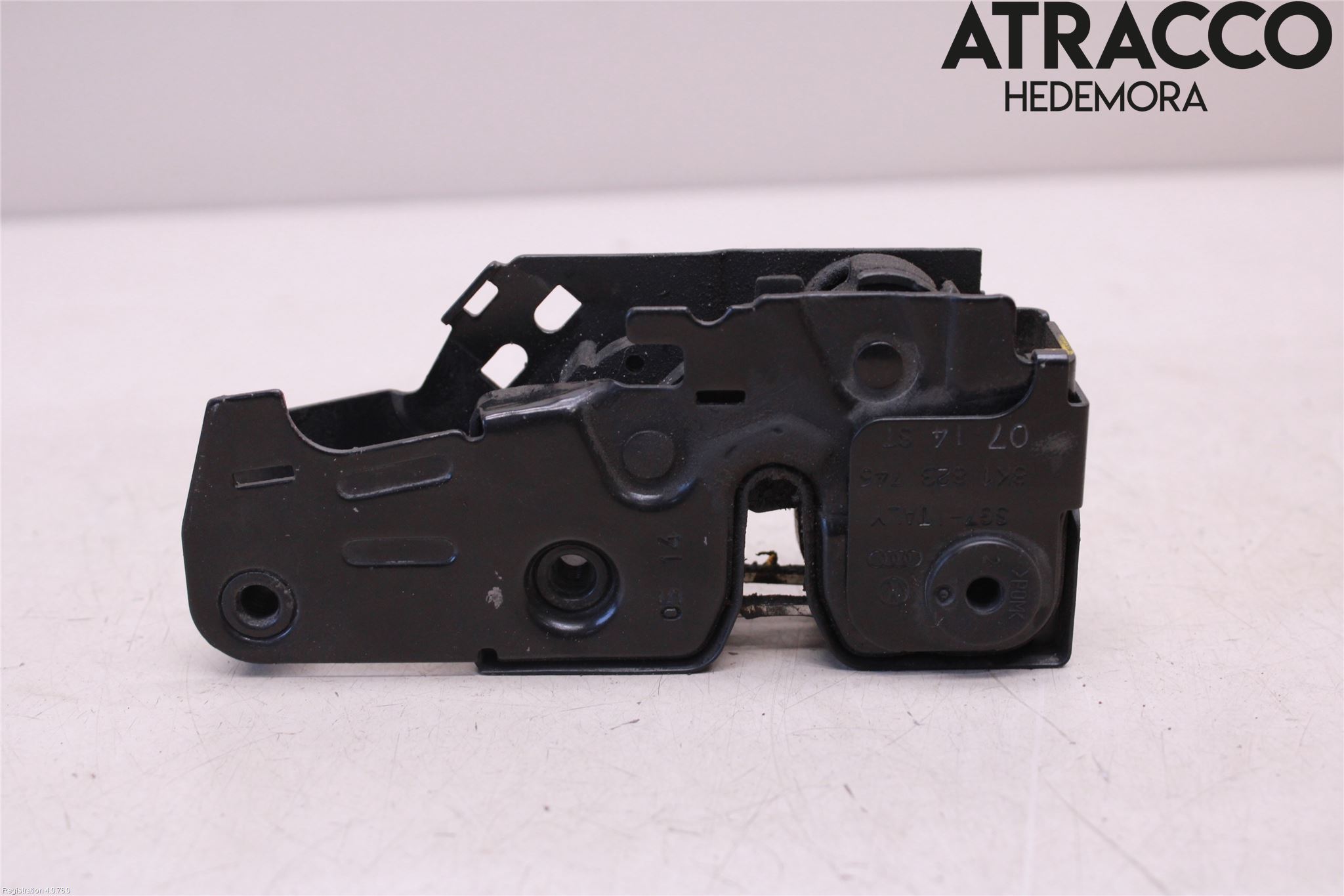 Audi A4 12-15 Huvlås