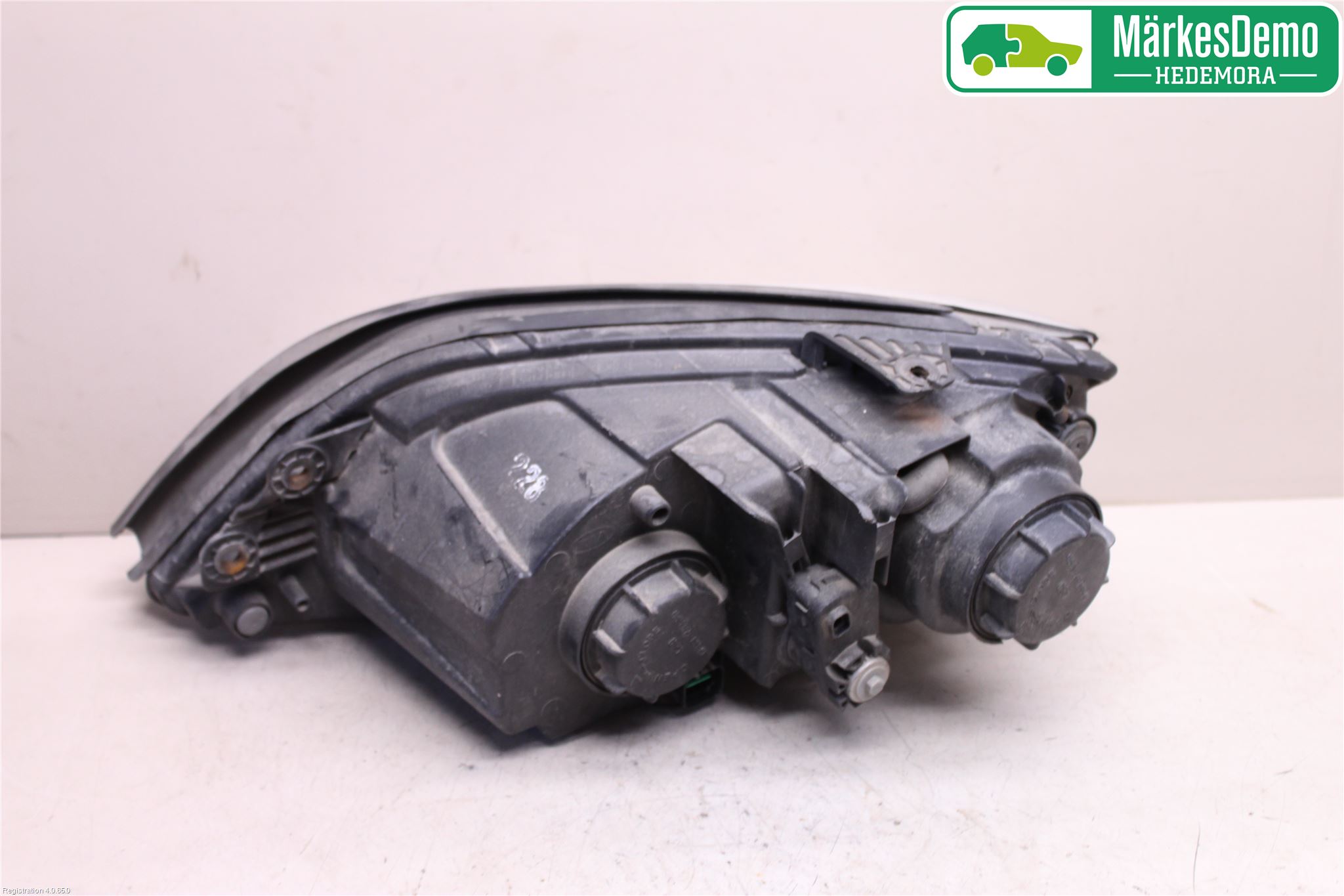 Kia SORENTO 03-09 Strålkastare Höger