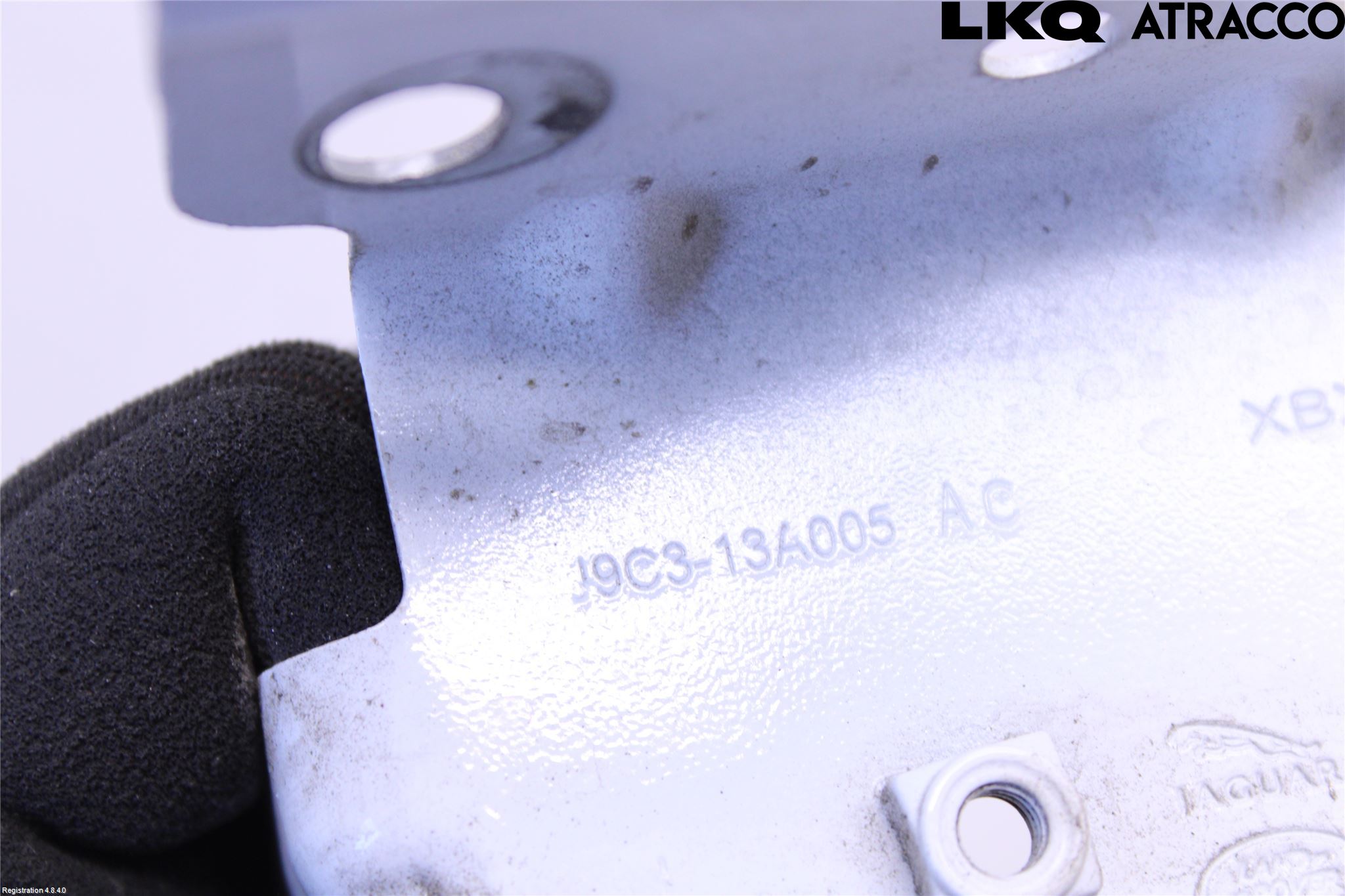 Jaguar E-PACE 17- Skärmfäste Fram Vä