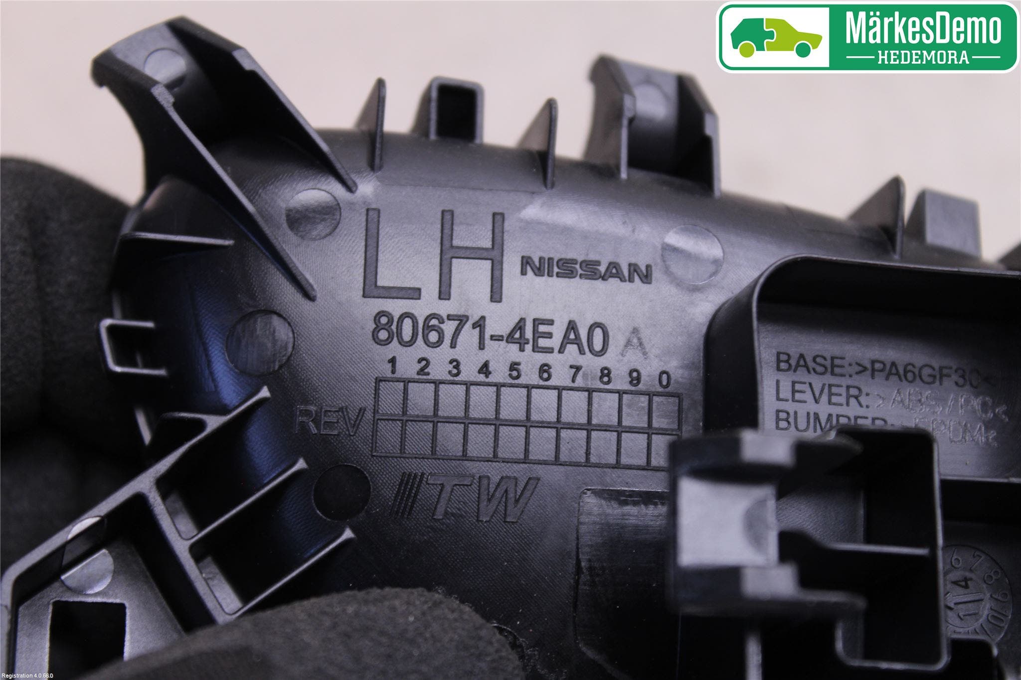 Nissan QASHQAI 14-17 Dörrhandtag Inre Vä