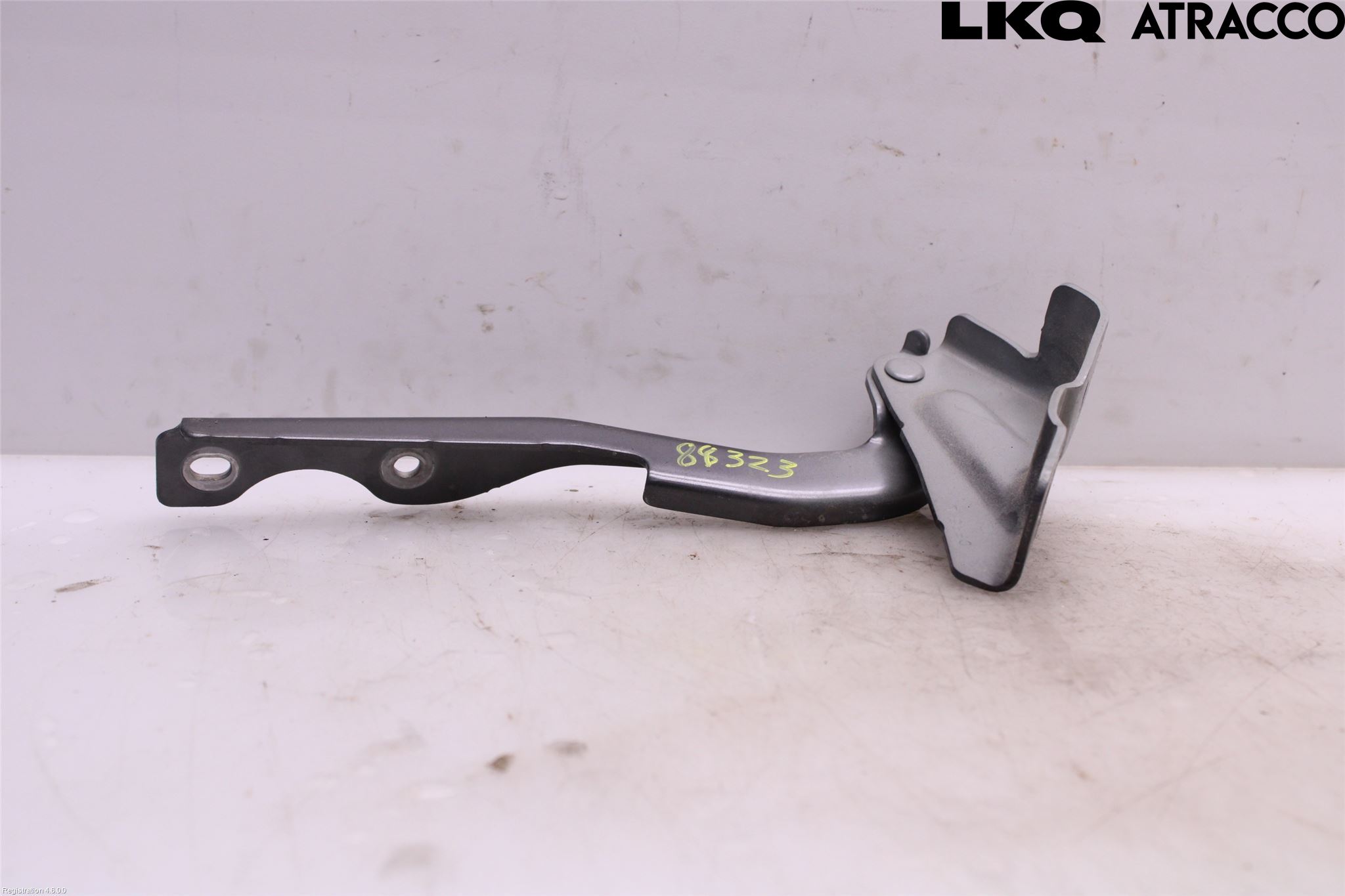 Mazda CX-30 20- Huvgångjärn