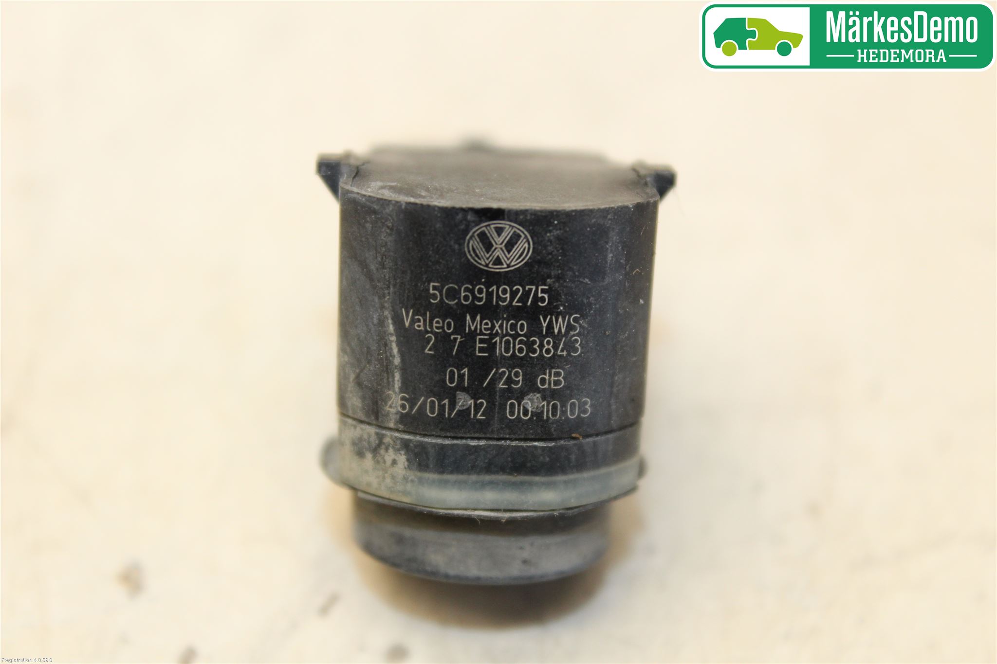 Volkswagen VW JETTA VI 11- Parkeringshjälp Frontsensor