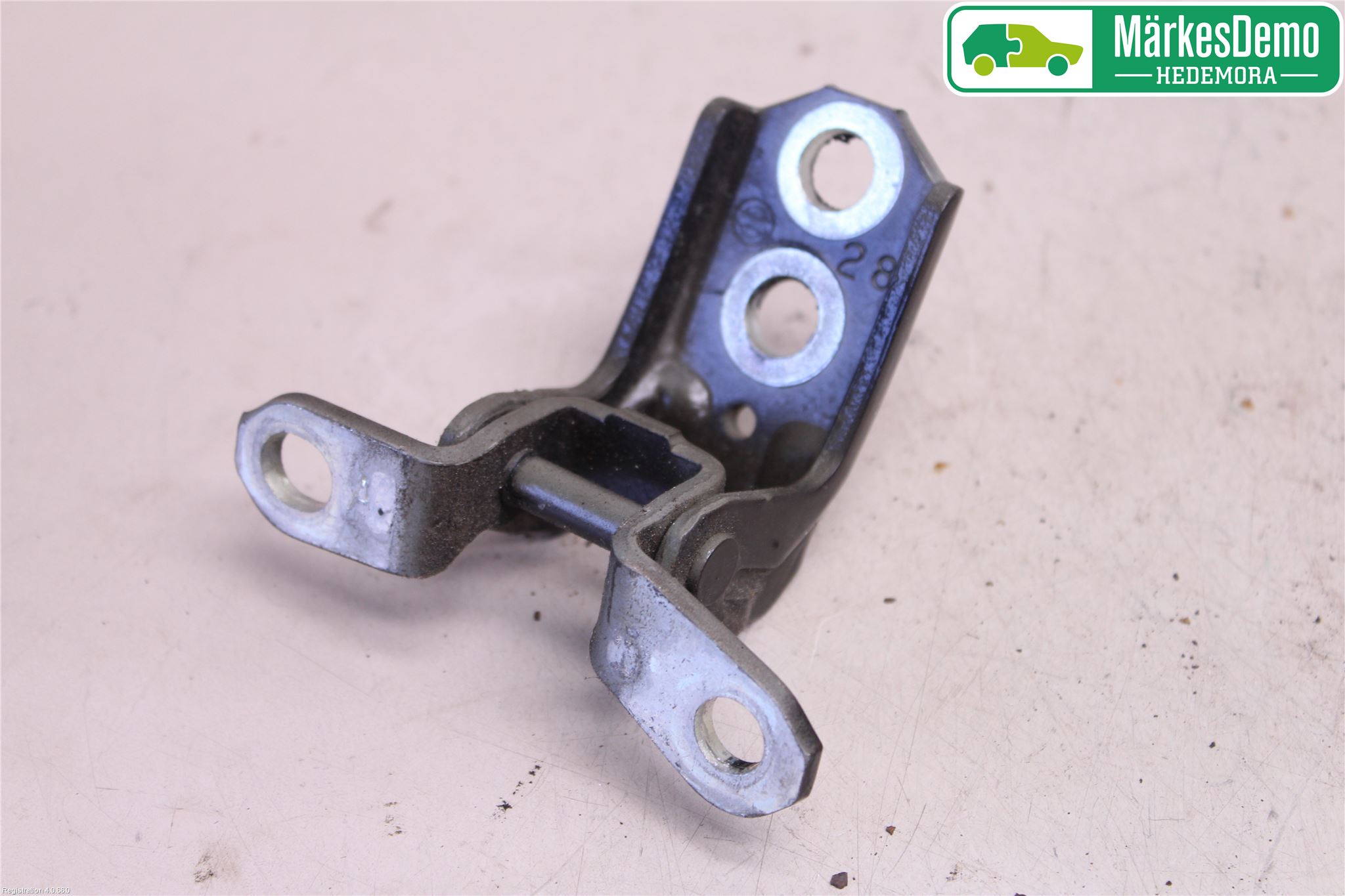 Nissan JUKE 10-14 Dörrgångjärn