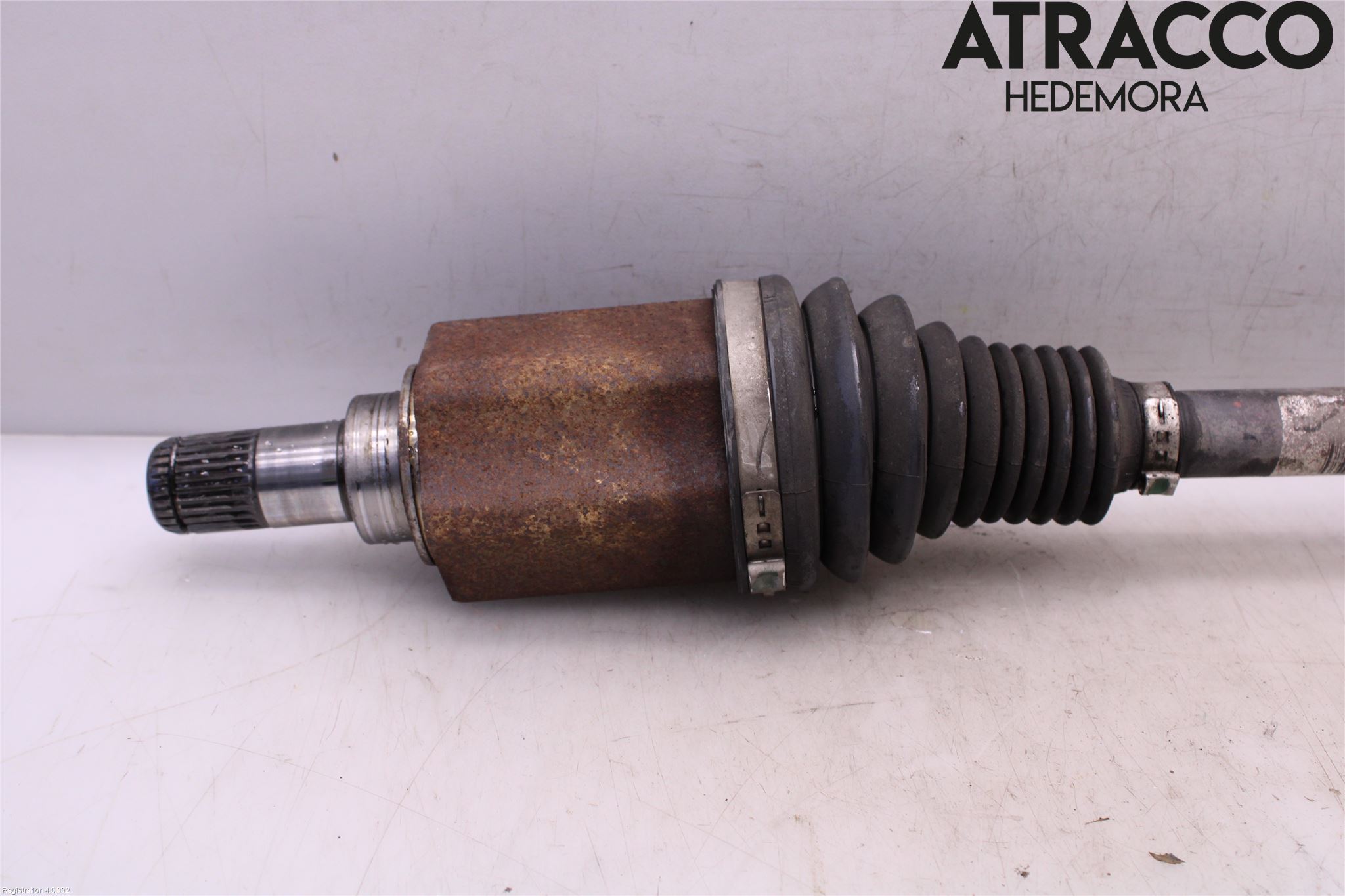 BMW 3 F30/F31/F80 12-19 Drivaxel Fram Vänster