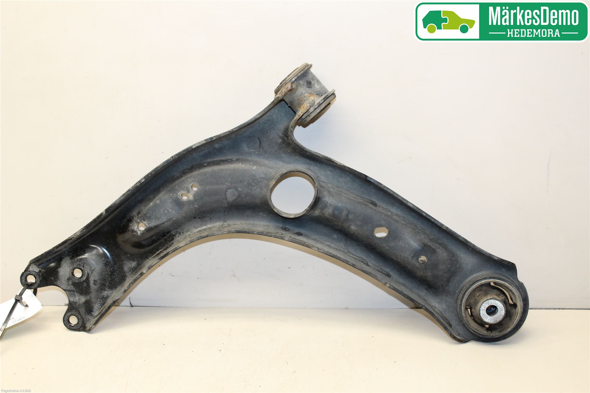 Volkswagen VW PASSAT 15-19 Bärarm Fram Undre Hö