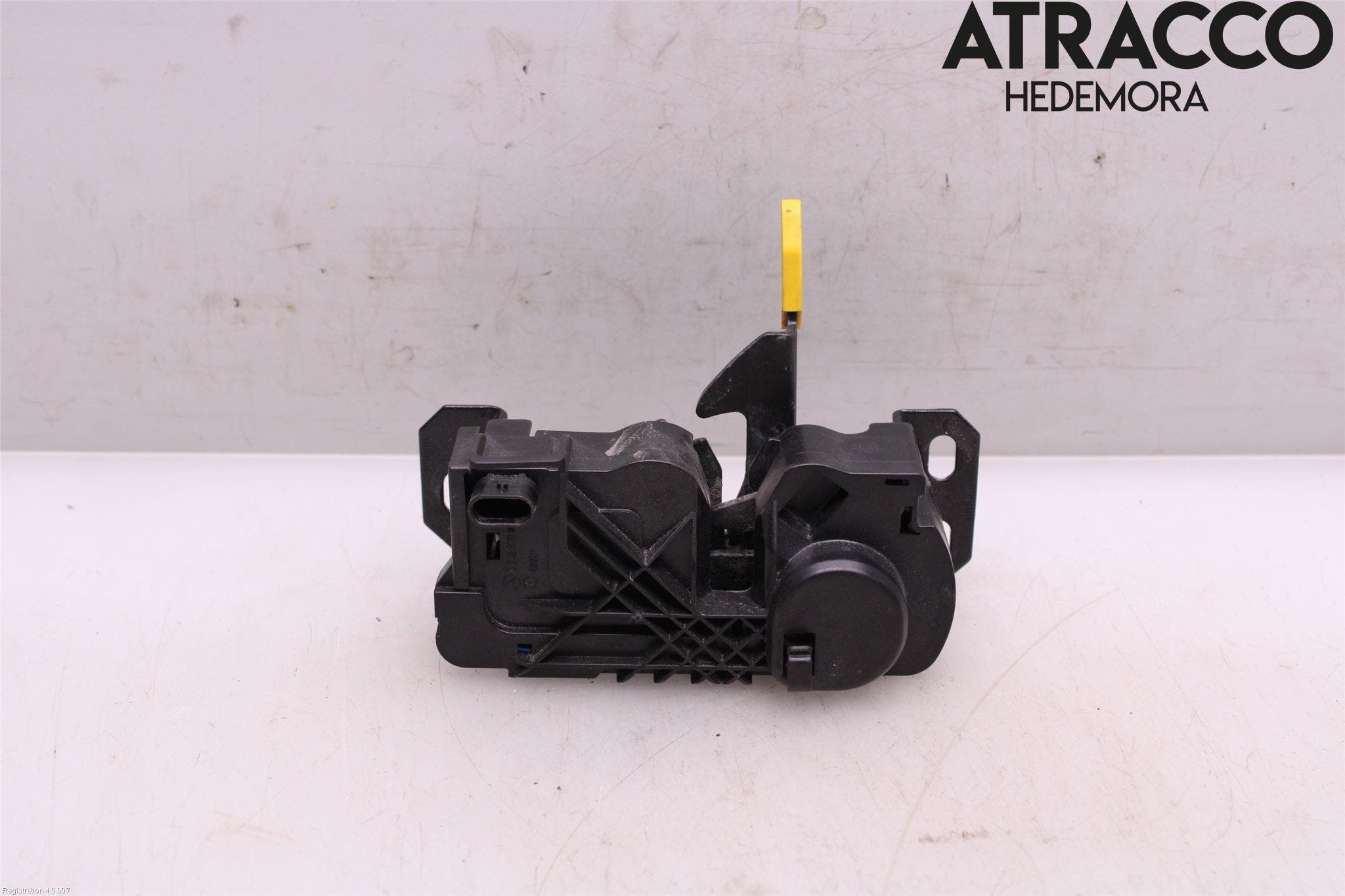 Mercedes-Benz MB CLA-KLASS (C117/X117) 13-19 Huvlås