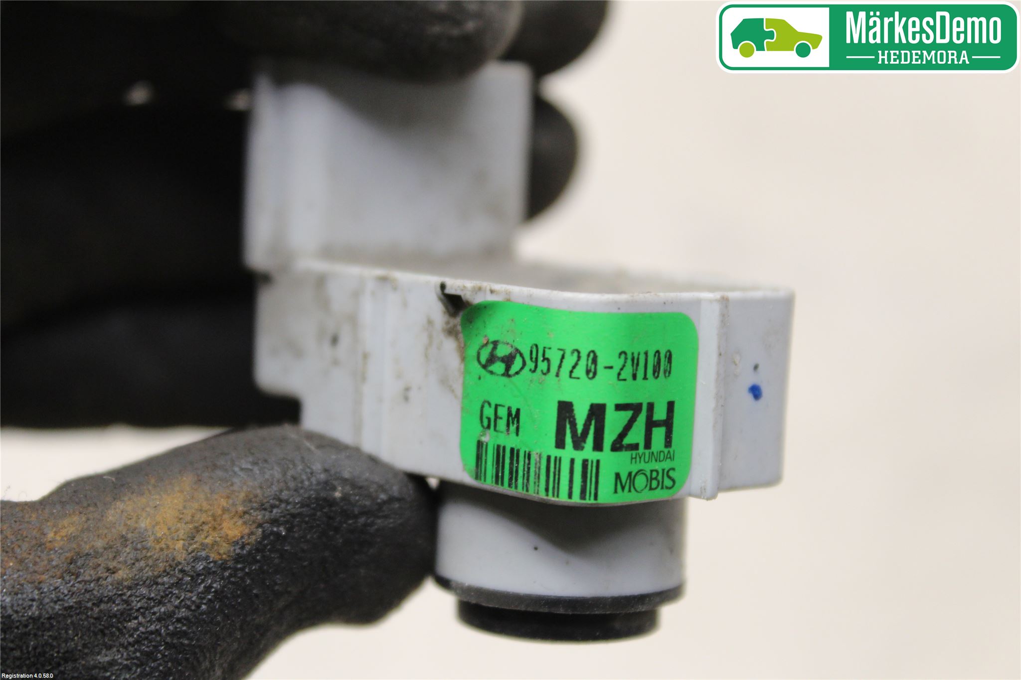 Hyundai VELOSTER 12-17 Parkeringshjälp Backsensor