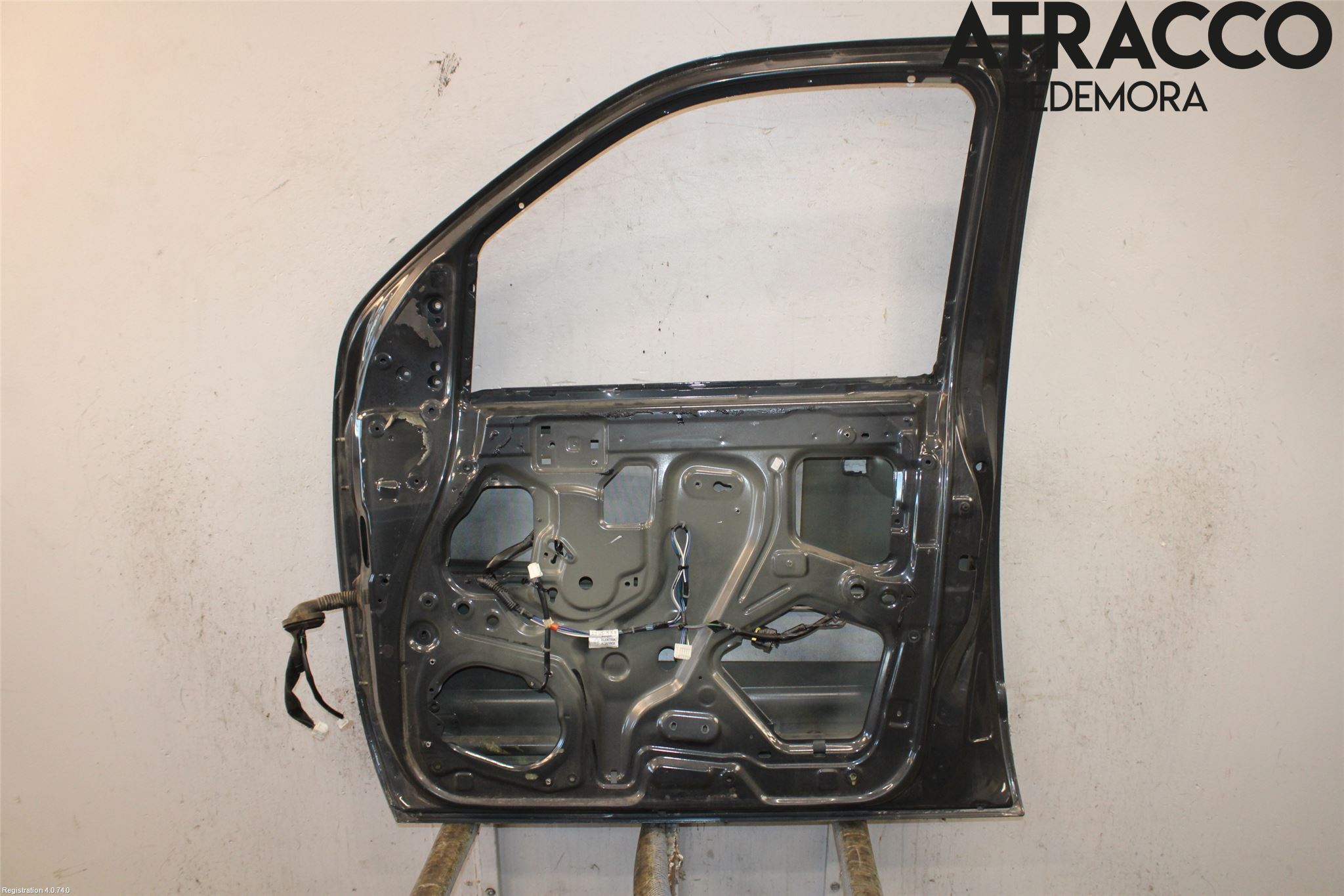 Nissan NAVARA 05-16 Dörr Fram Höger