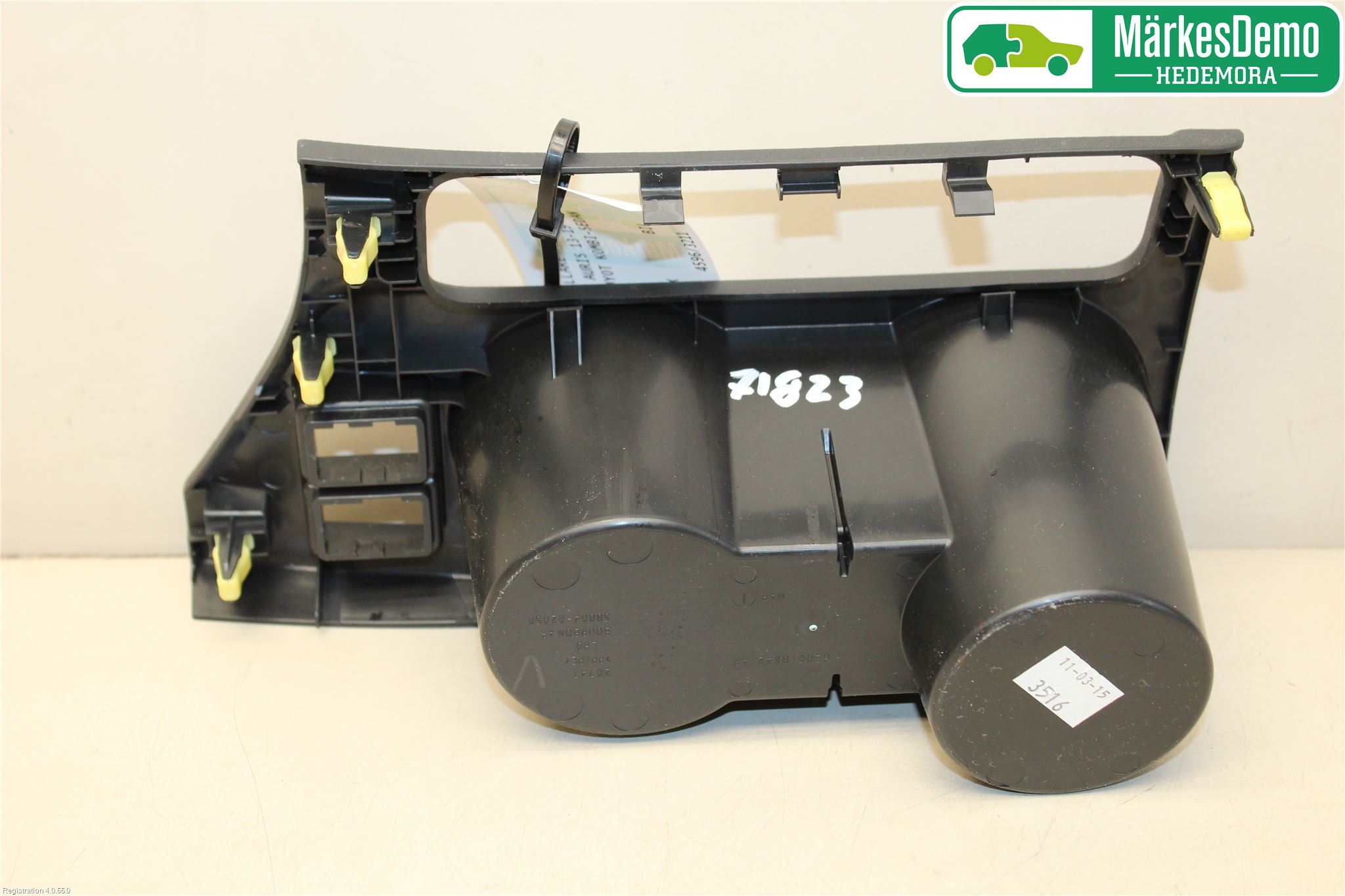 Toyota AURIS 13-19 Mugghållare