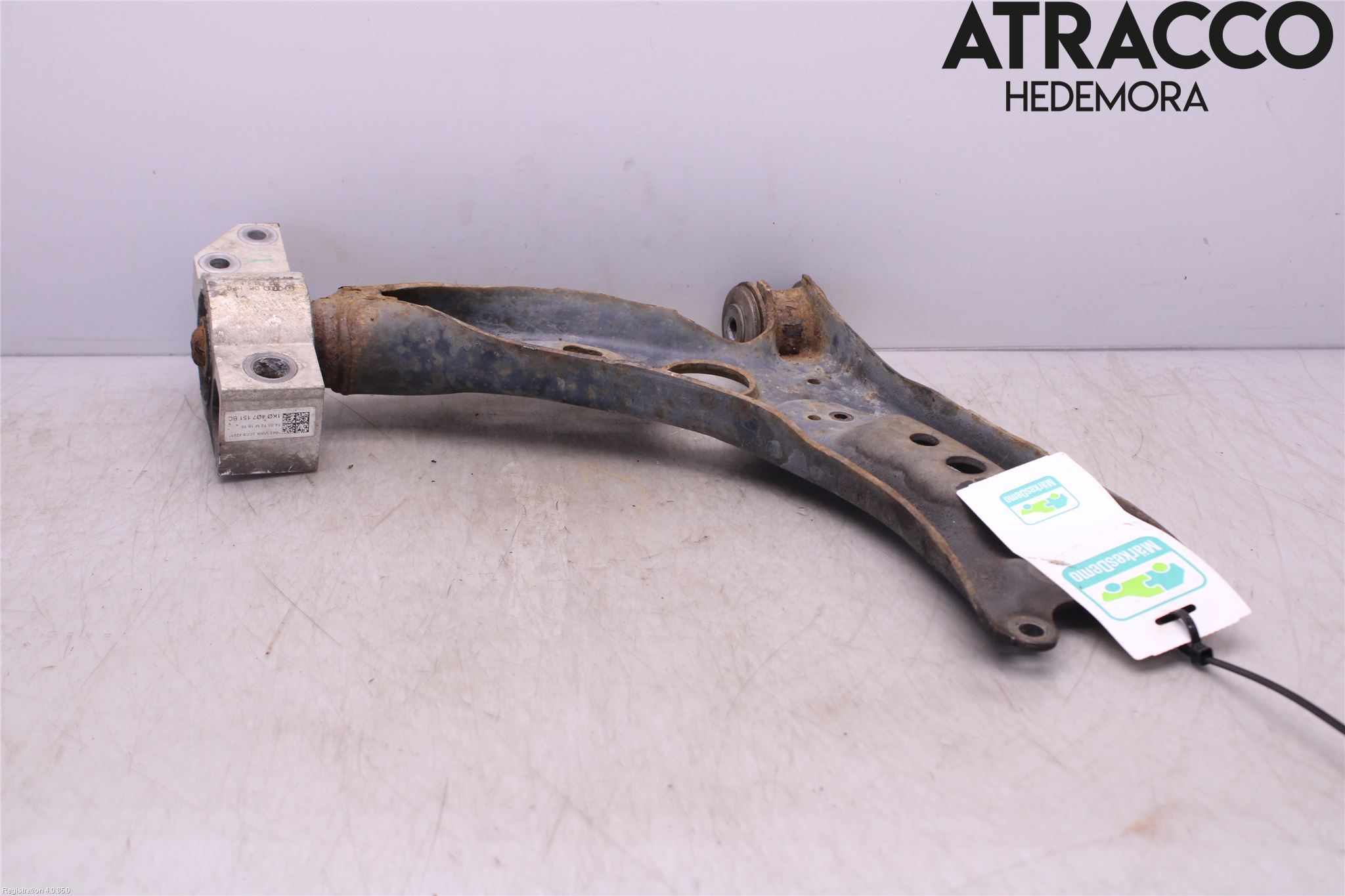 Volkswagen VW SCIROCCO 09-17 Bärarm Fram Undre Vä