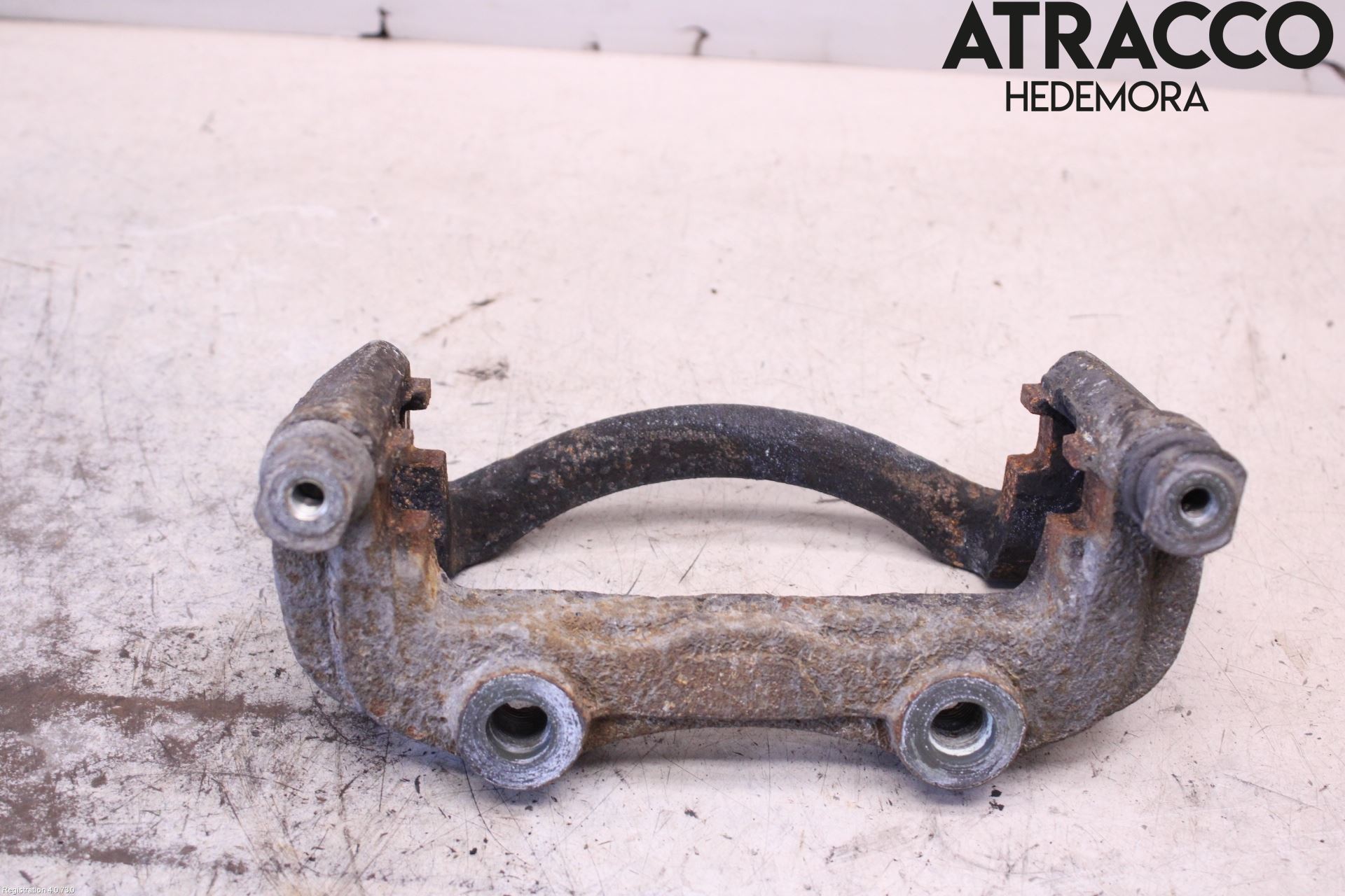 Nissan X-TRAIL     01-07 Bromsokshållare