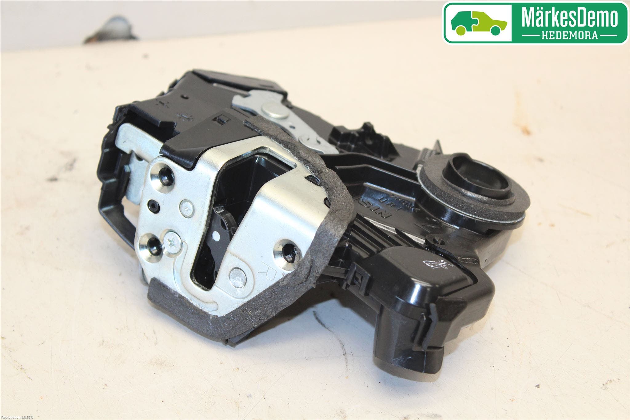 Toyota AURIS 10-12 Låskista-Dörrlås