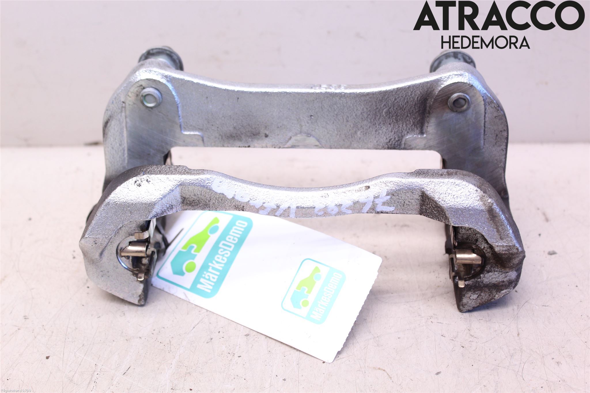 Toyota RAV4 19- Bromsokshållare