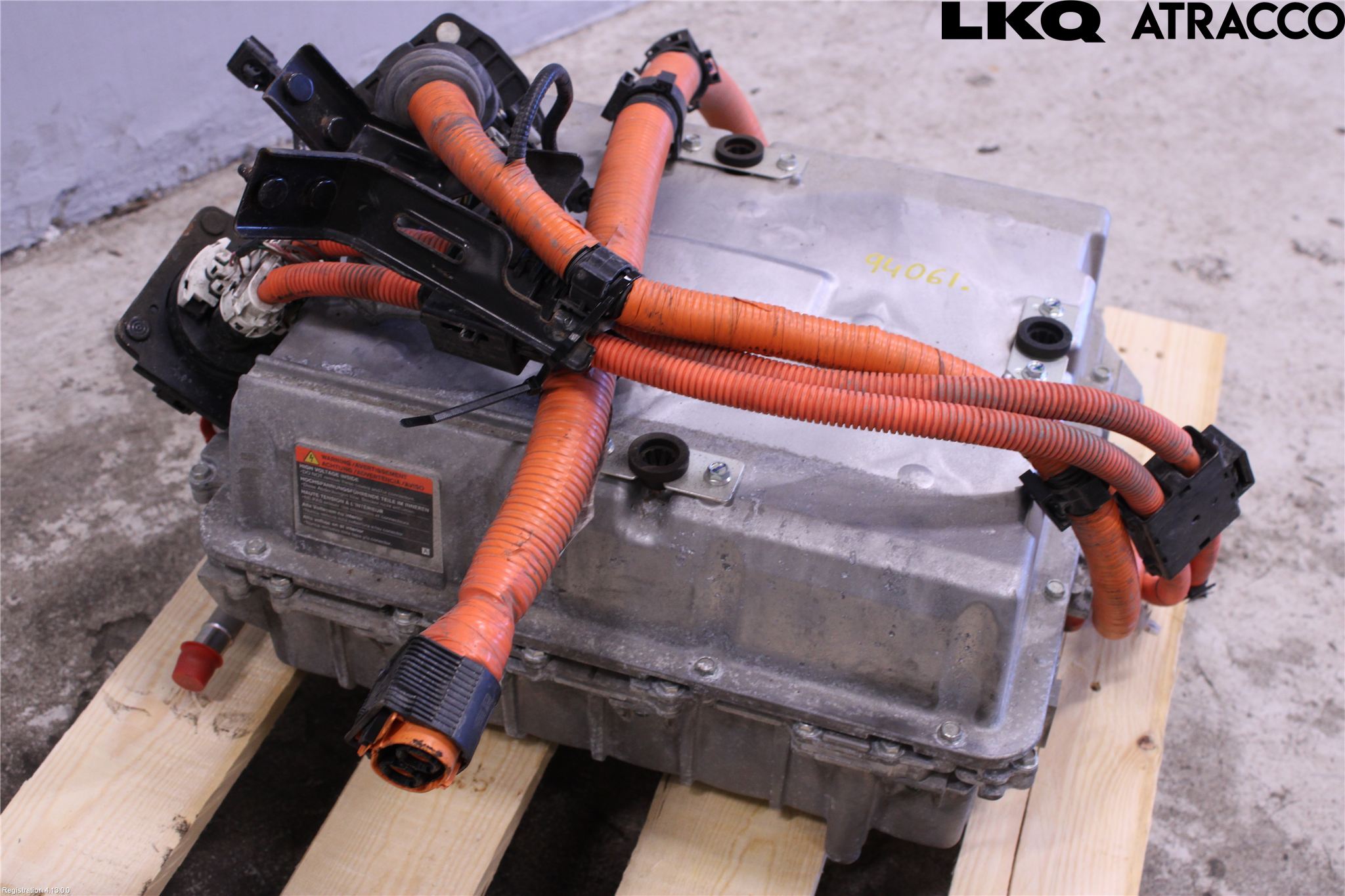 Nissan LEAF 18- Inverter 12 -> 220 V