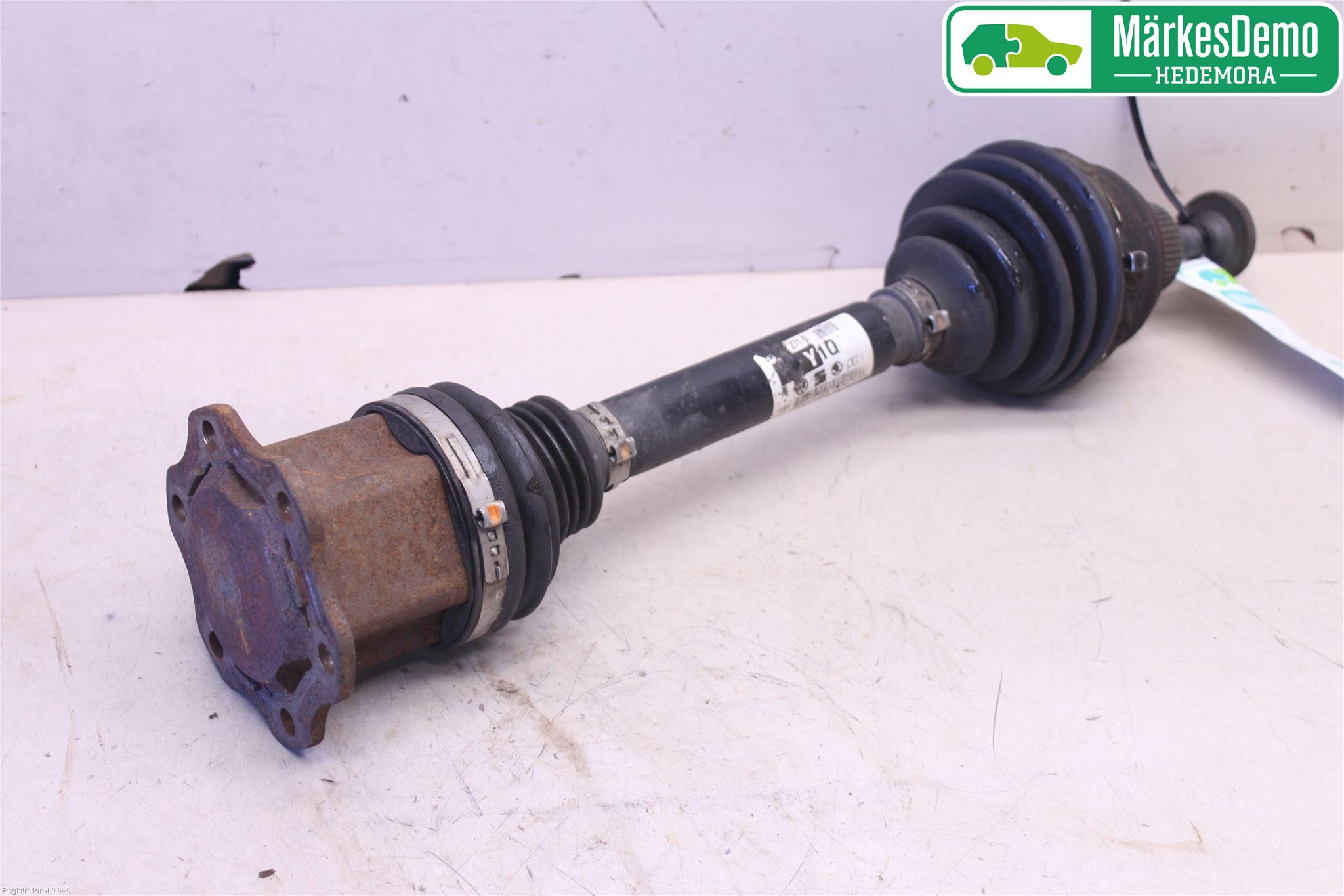 Audi A4/S4 08-11 Drivaxel Fram Vänster