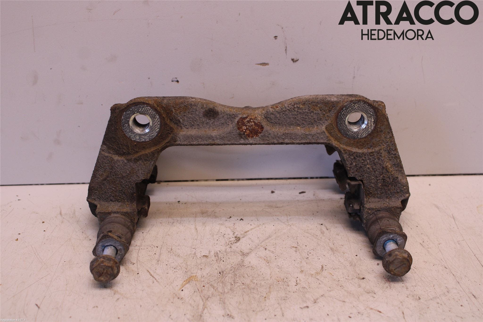 Toyota AVENSIS 16-18 Bromsokshållare