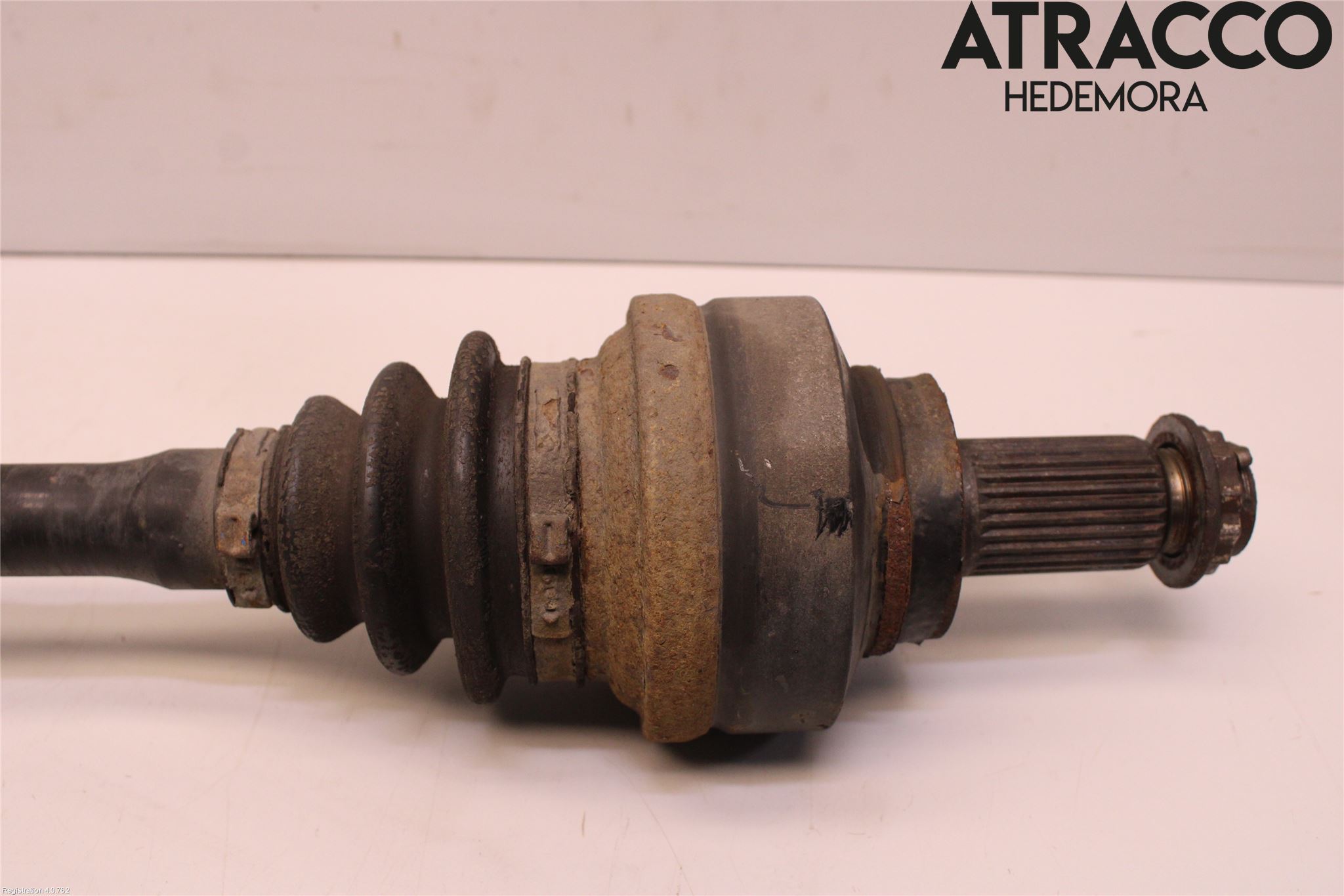 BMW 1 F20/F21 11-19 Drivaxel Bak Vänster