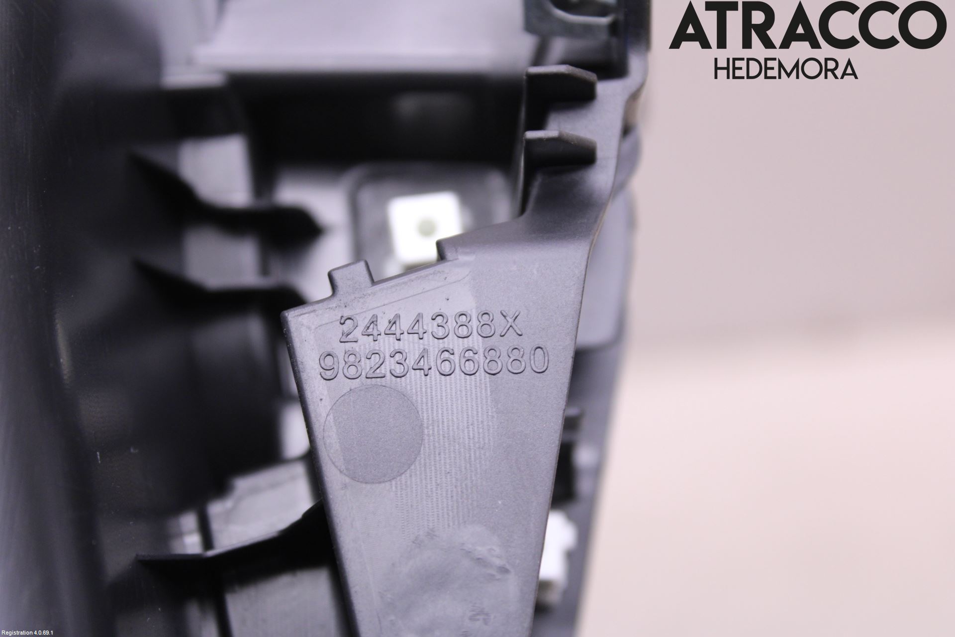 Peugeot 208/E-208 20- Instrumentbräda Förvaringsfack