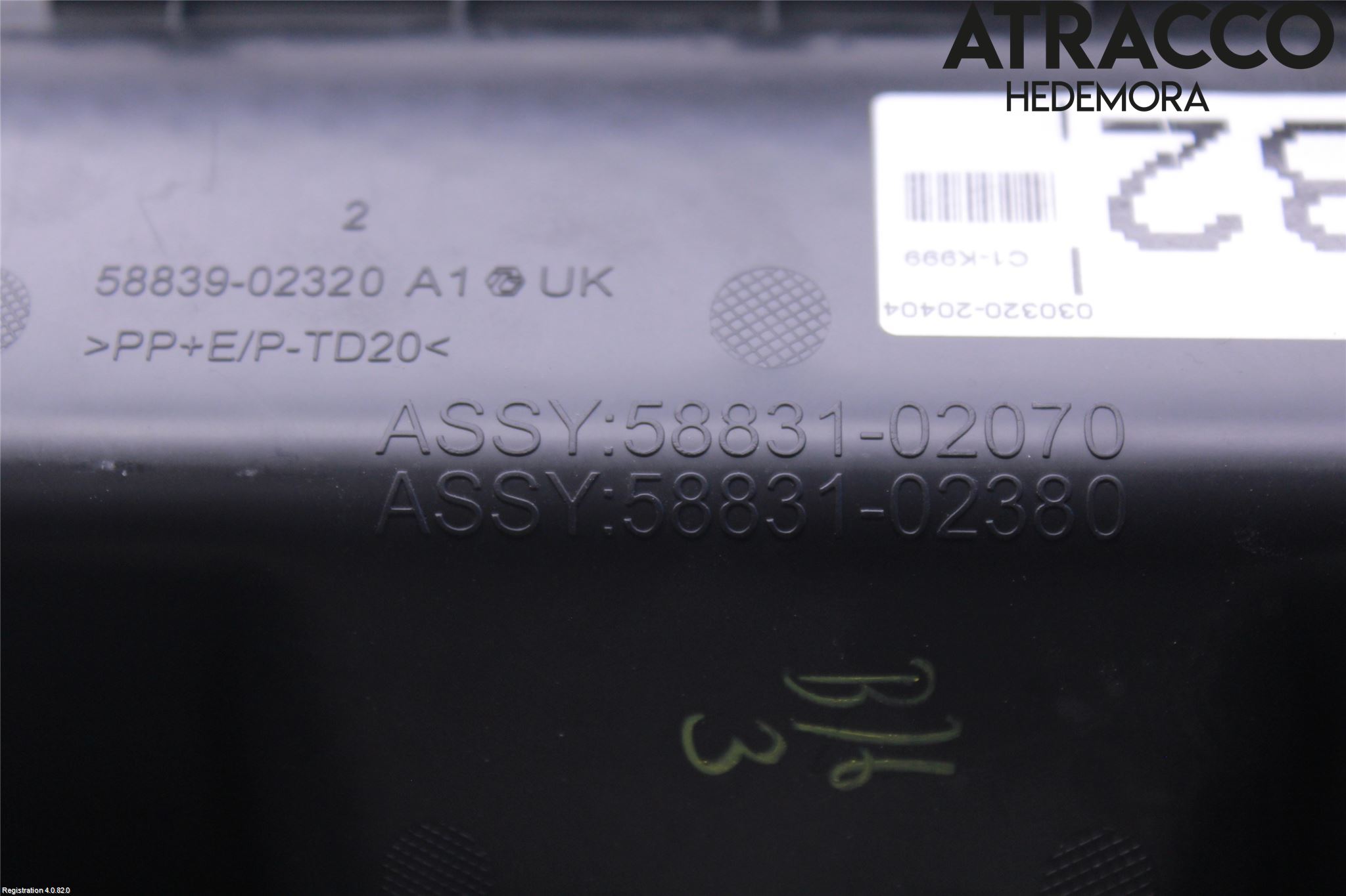 Toyota COROLLA 19- Instrumentkonsoll Mitt