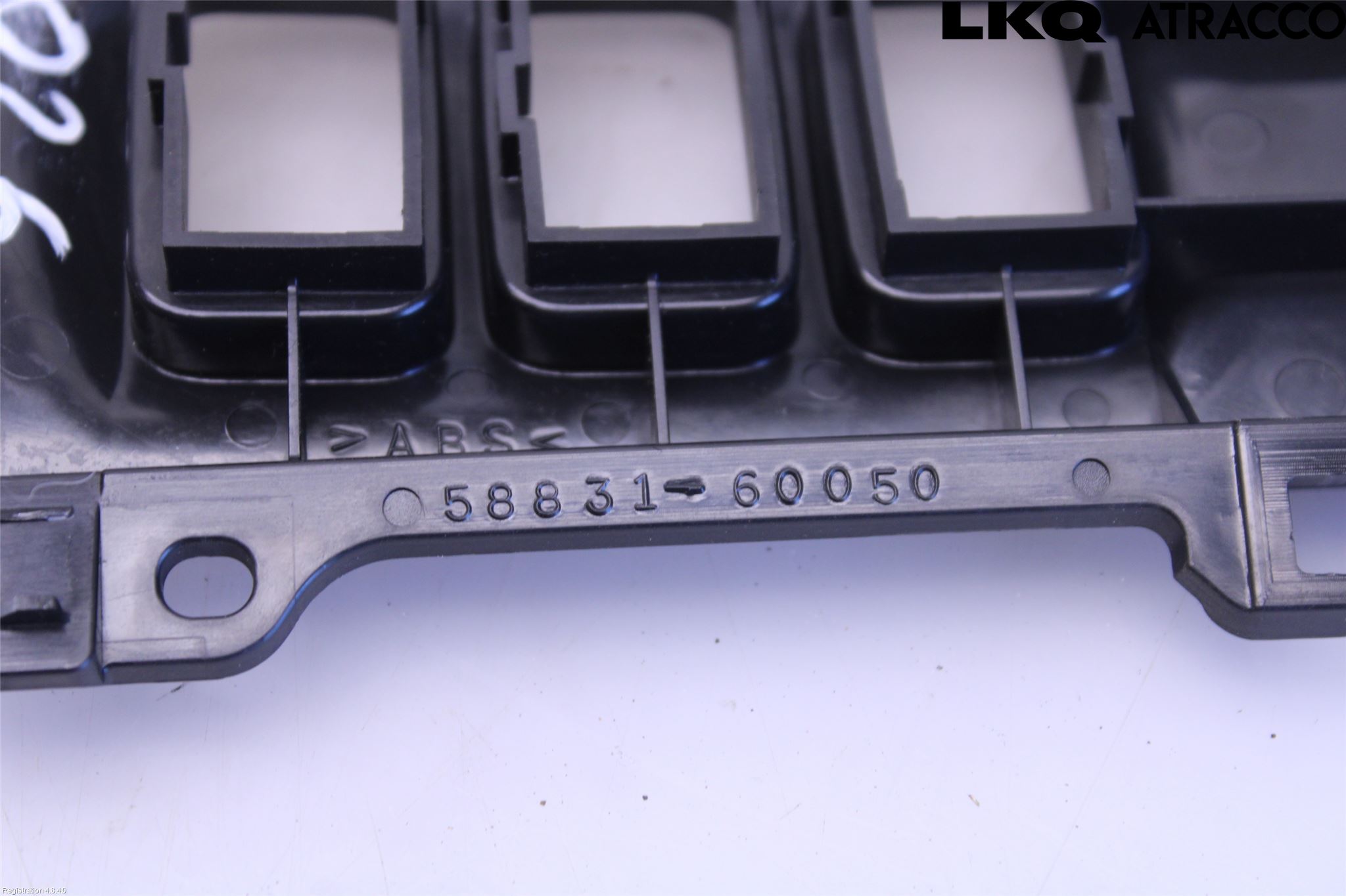 Toyota LANDCRUISER J120 02-09 Instrument-Radio Sarg