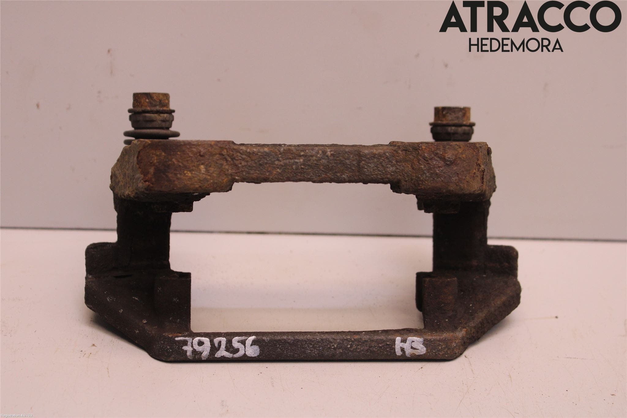 Volvo XC70 14-16 Bromsokshållare