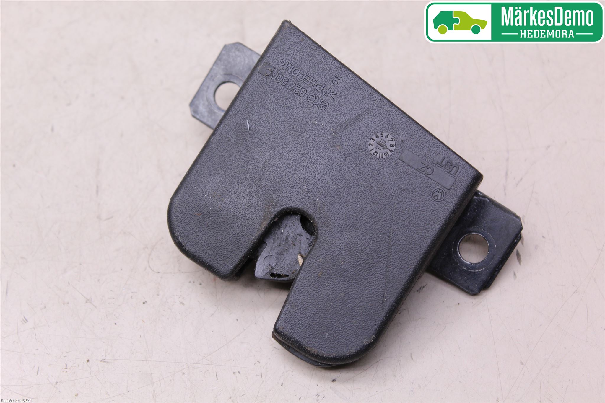 Volkswagen VW CADDY      04-10 Låskista-Dörrlås