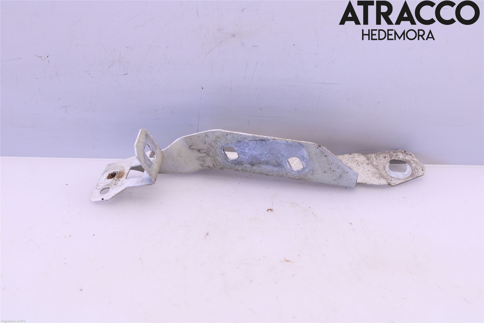 Husbil, husvagn HUSBIL ADRIA Skärmfäste Fram Vä