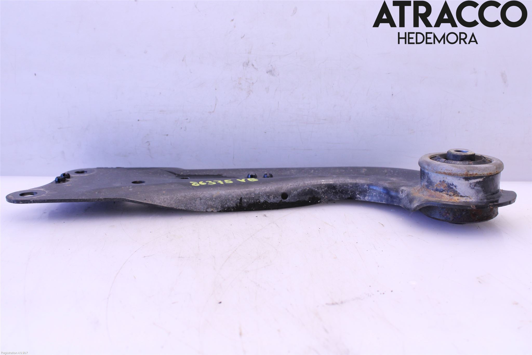 Skoda SUPERB 16-24 Bärarm Bak Vänster