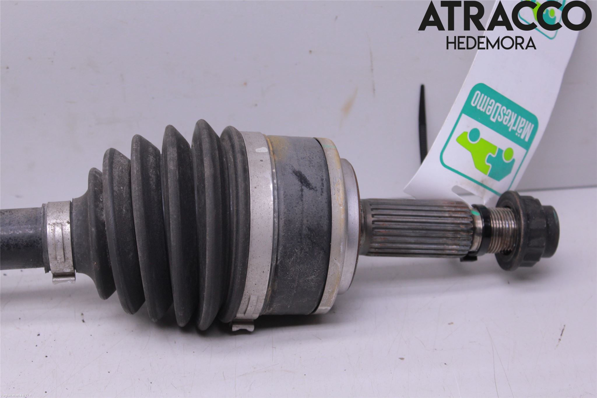 Toyota C-HR 16-23 Drivaxel Fram Vänster