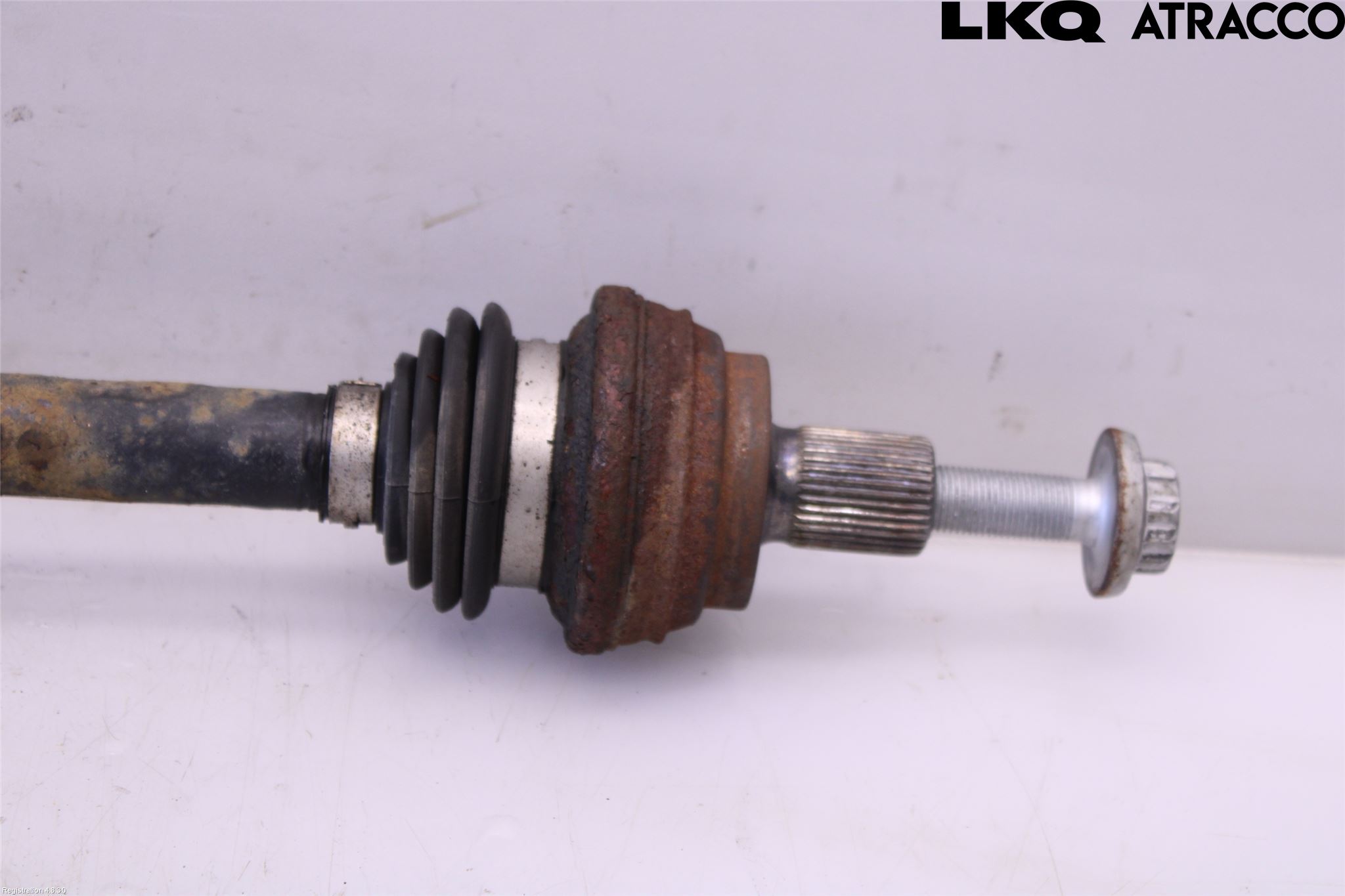 Volkswagen VW PASSAT 20-24 Drivaxel Bak Vänster