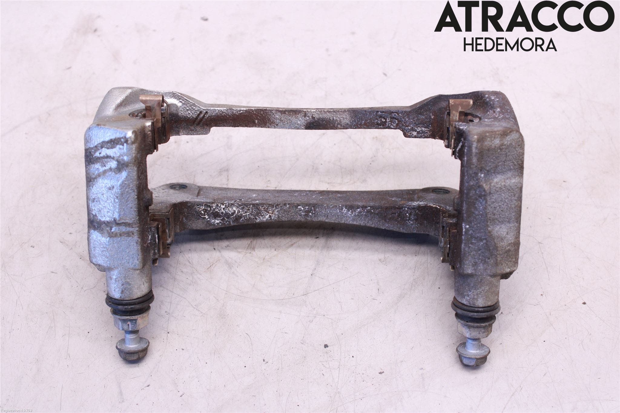 Toyota RAV4 19- Bromsokshållare