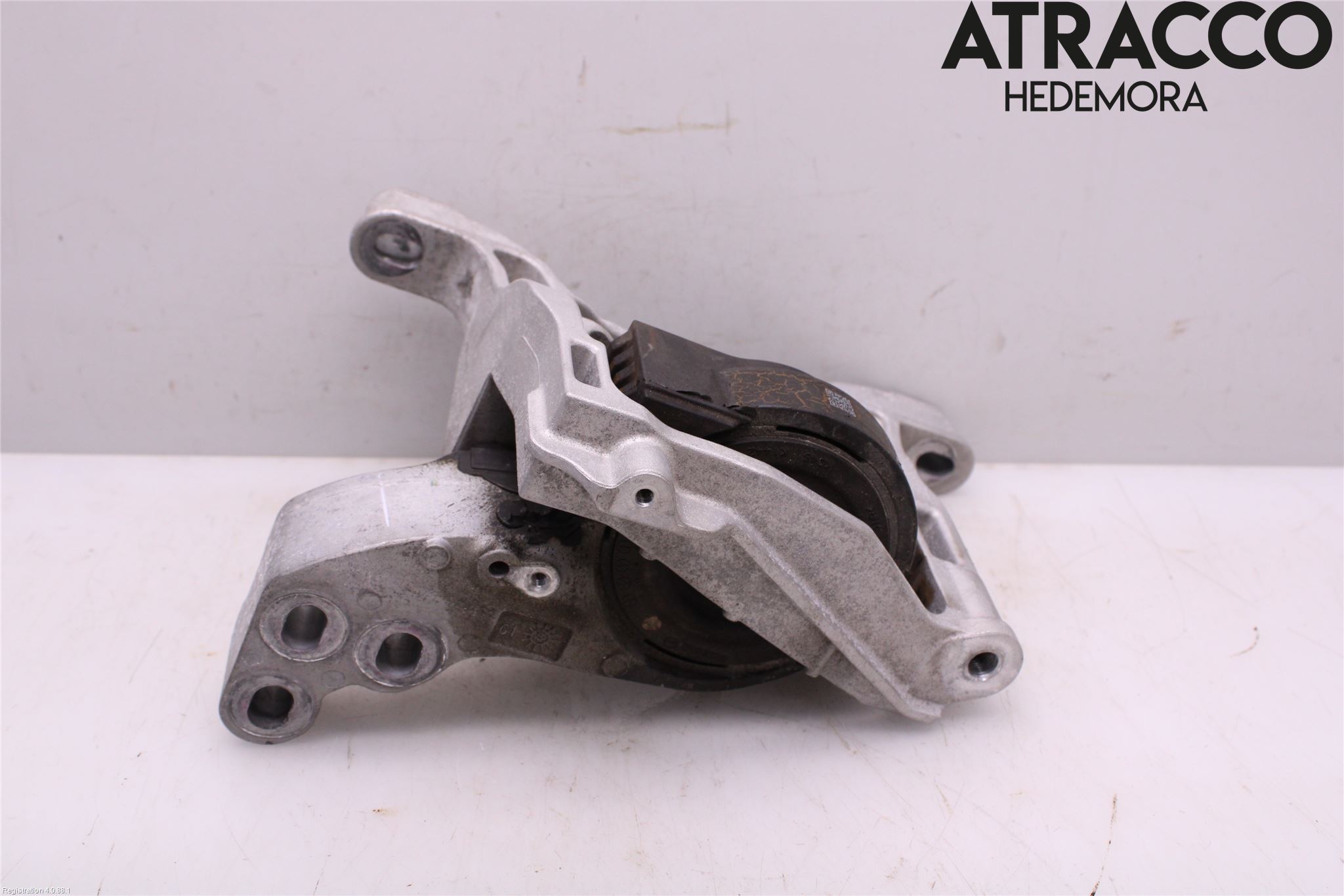 Mazda 3 IV 19- Motorfäste