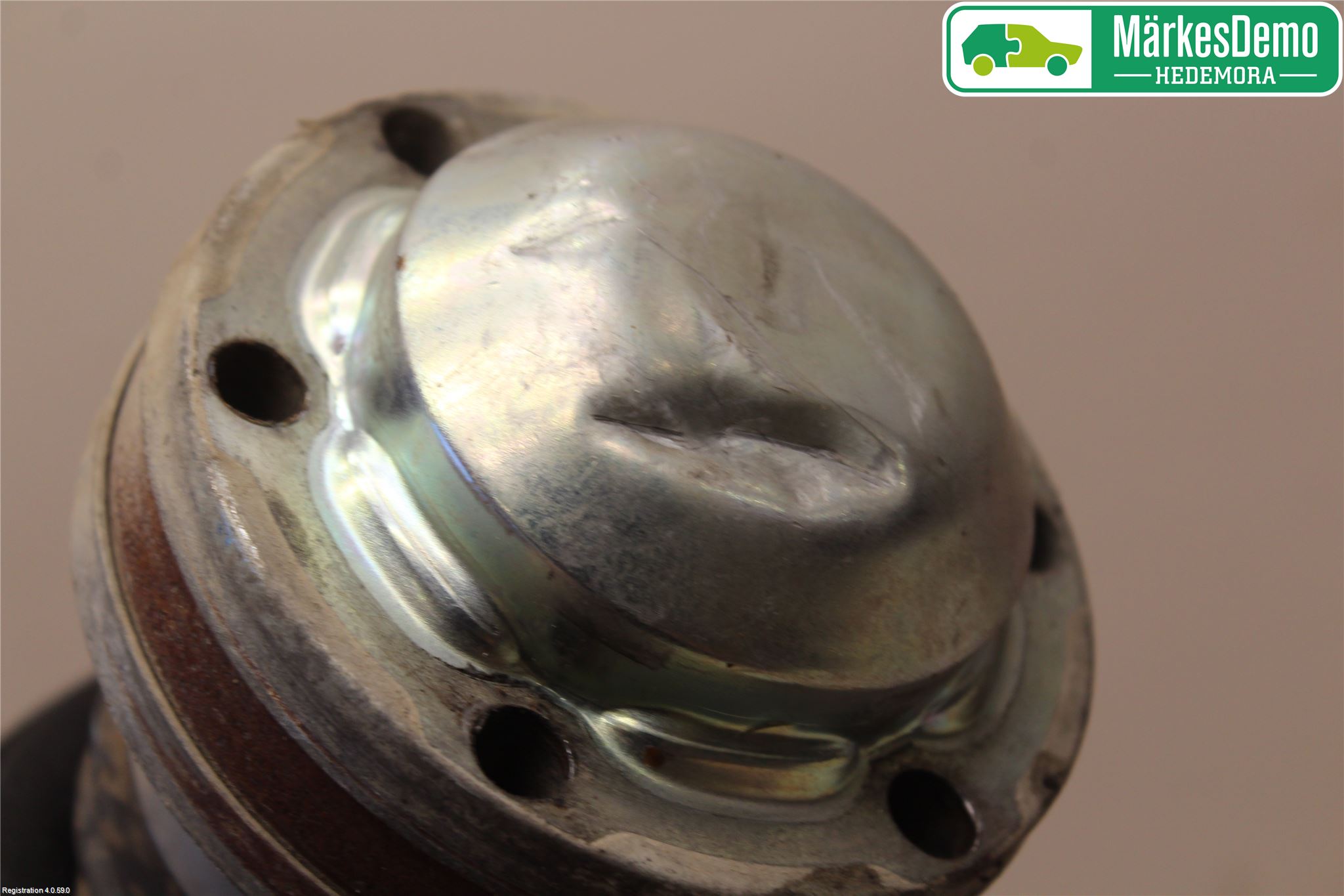 Volkswagen VW CADDY 11-15 Drivaxel Fram Vänster