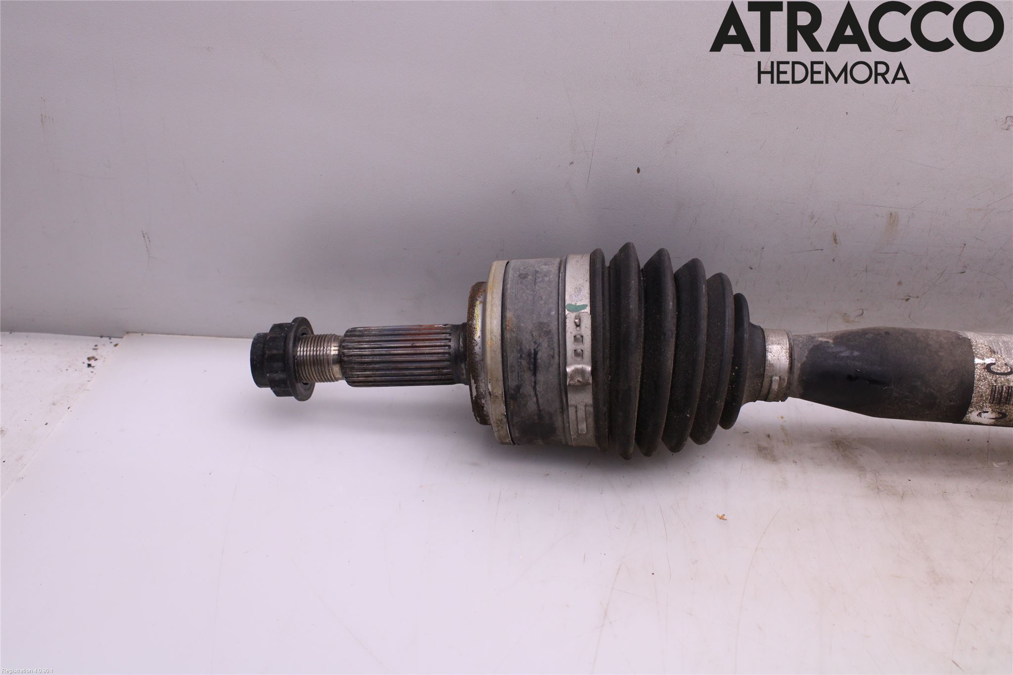 Toyota C-HR 16-23 Drivaxel Fram Höger