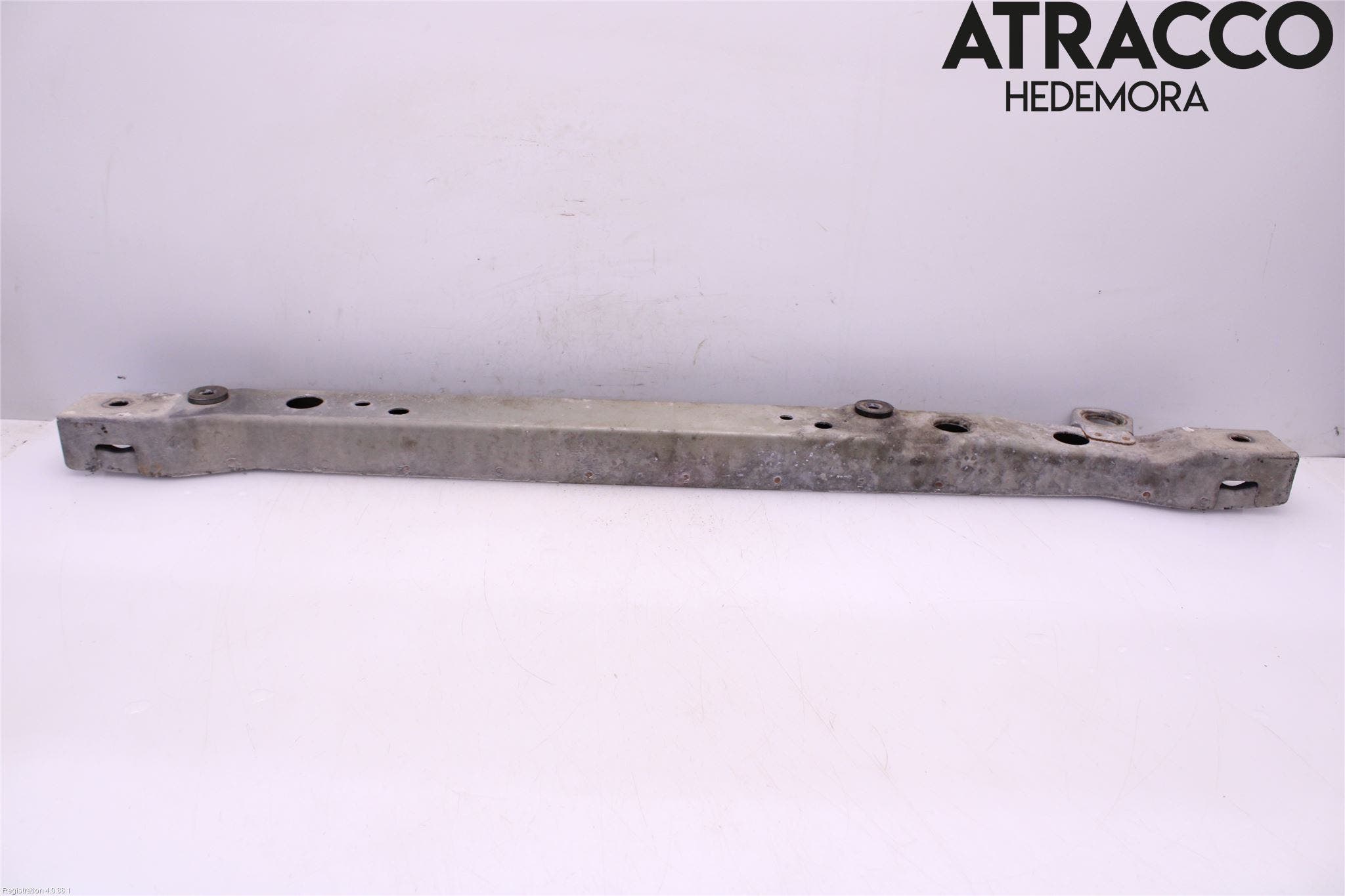 Nissan PULSAR Kylarfäste-Ram-Balk