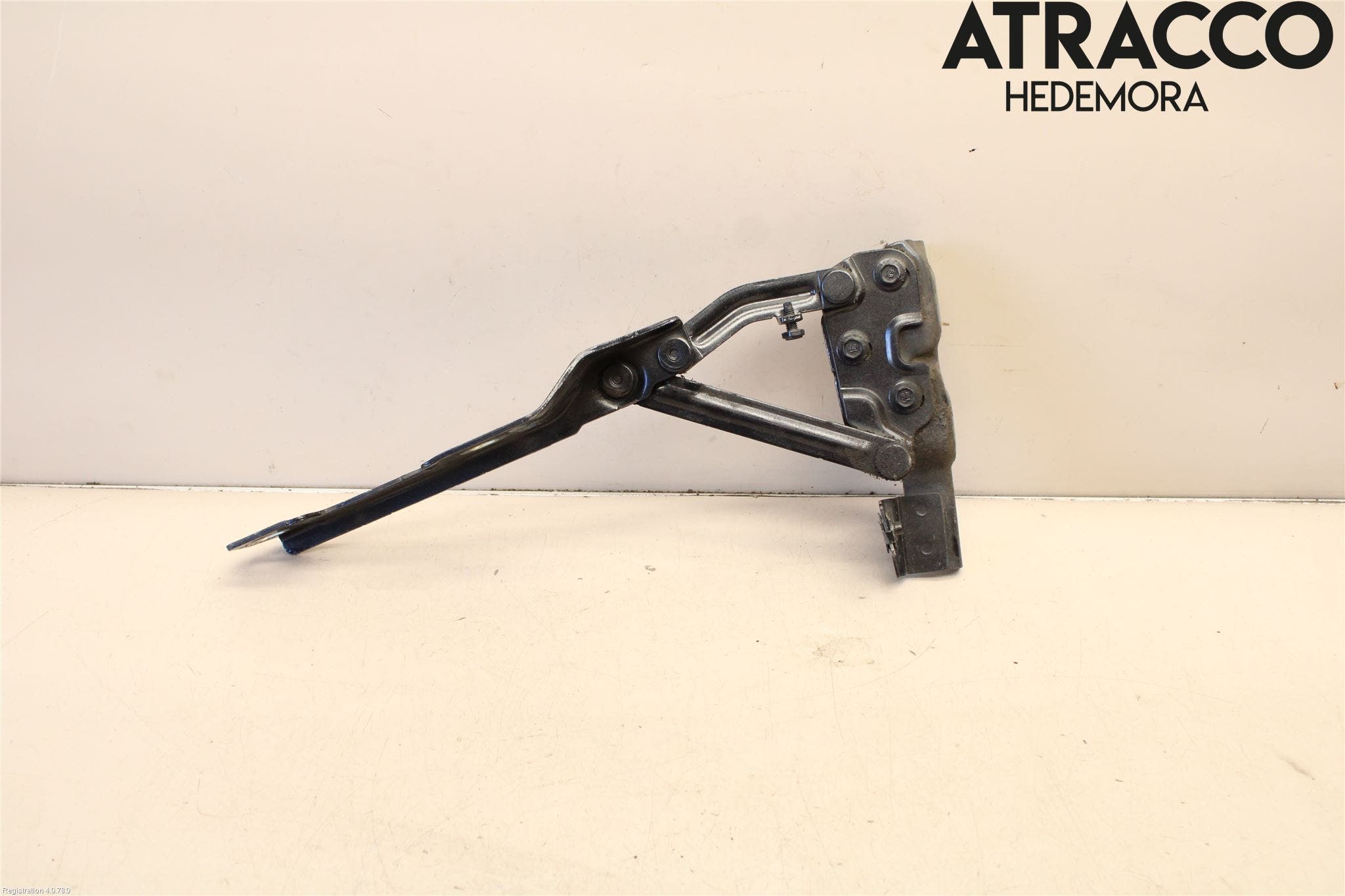 Opel ASTRA J 10-15 Huvgångjärn