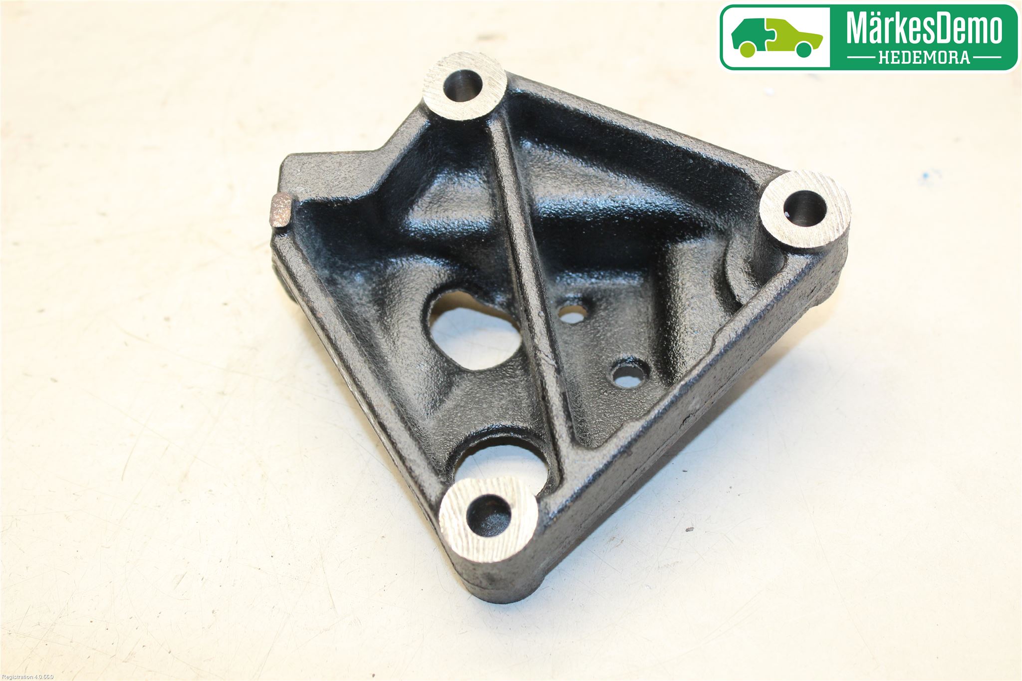 Toyota COROLLA 19- Motorfäste